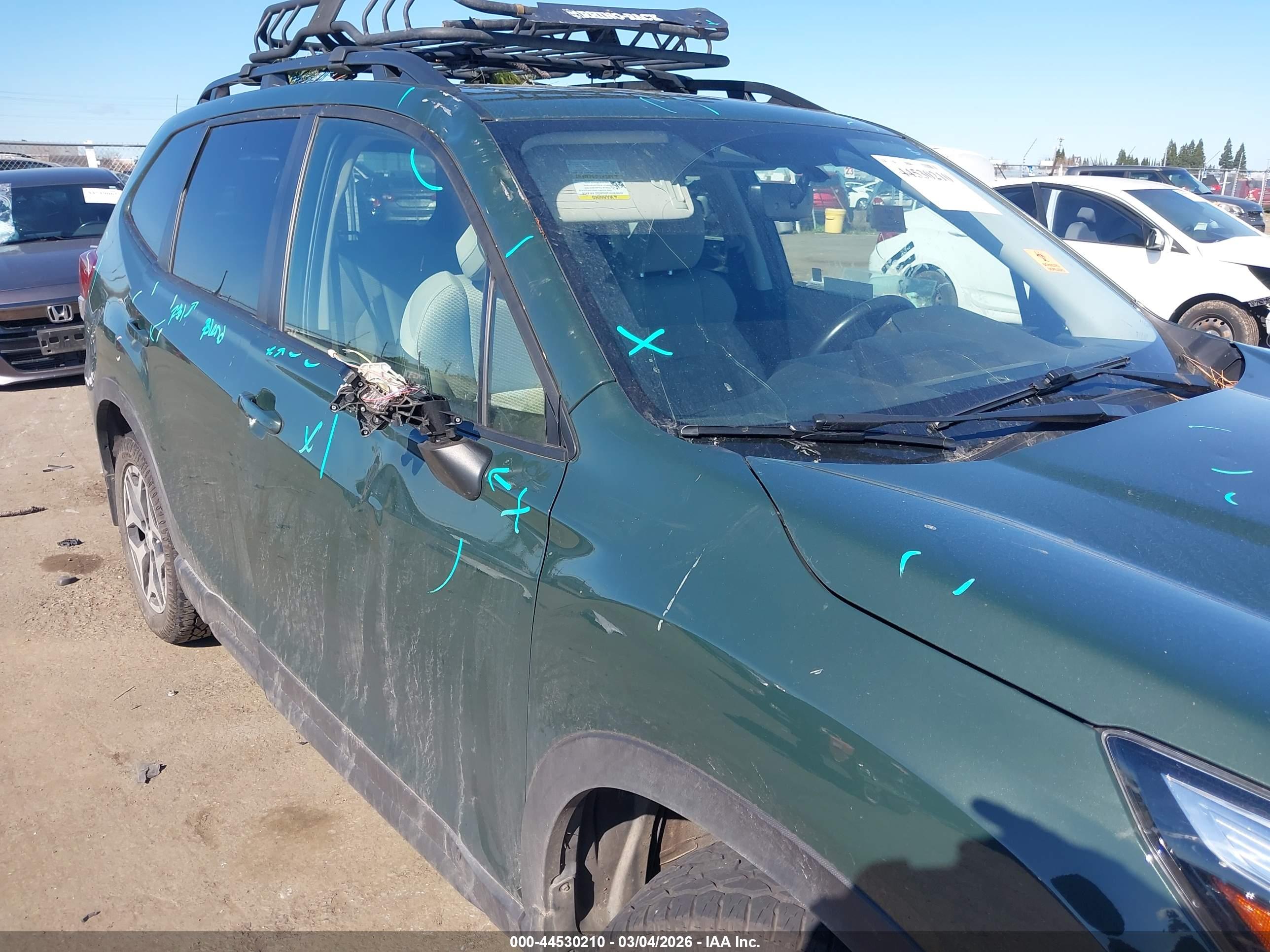 SUBARU FORESTER image 6