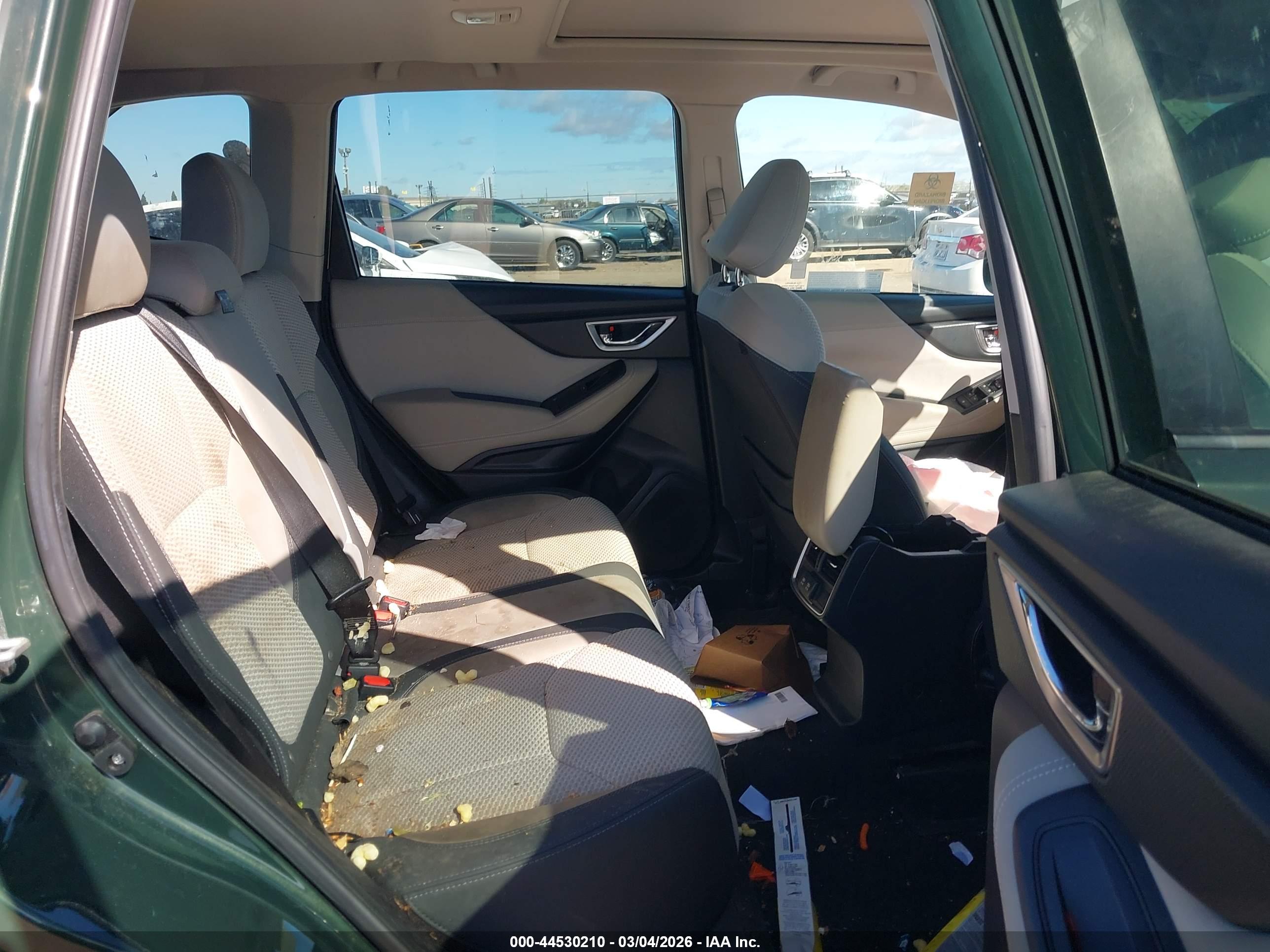 SUBARU FORESTER image 8
