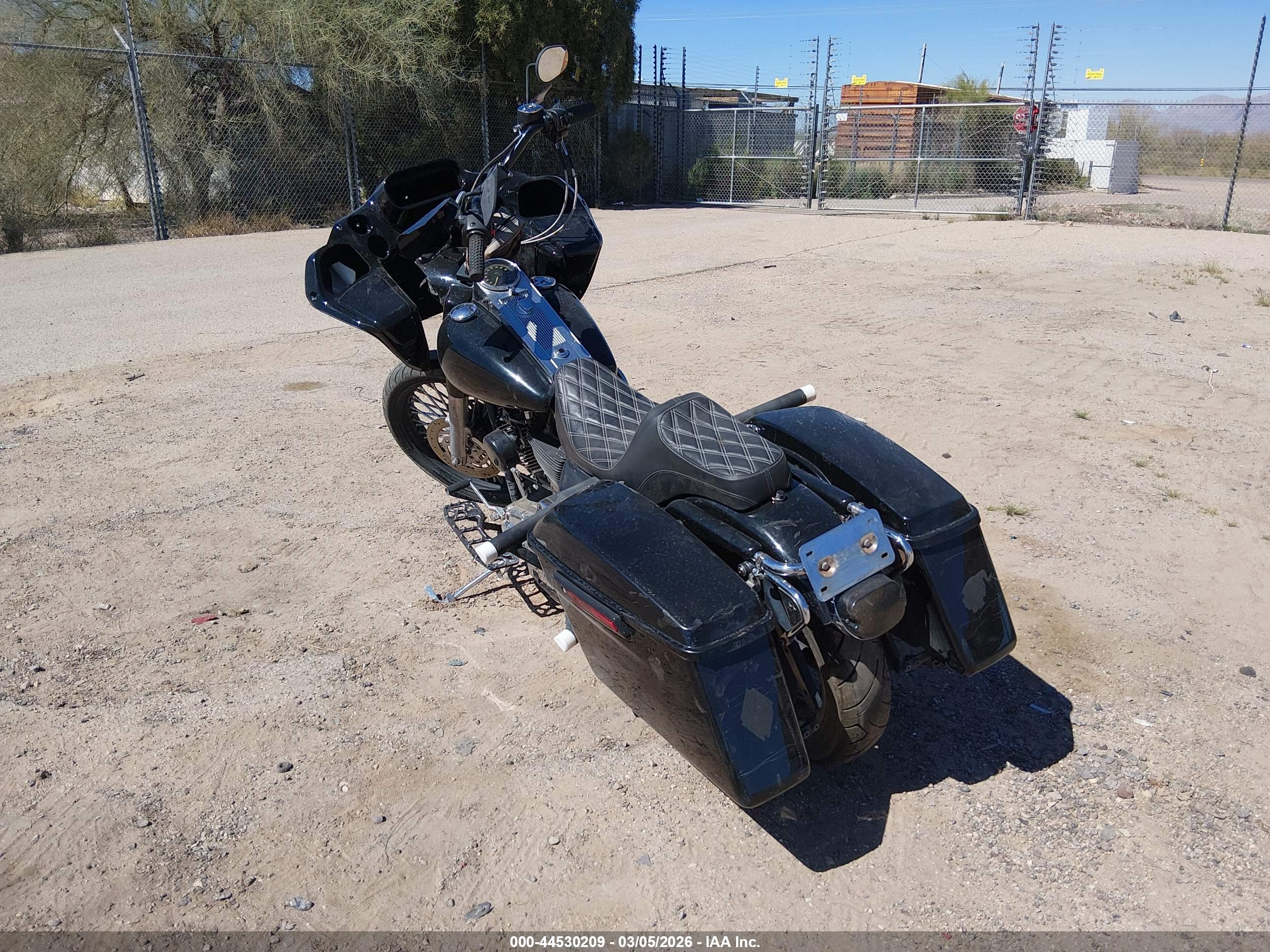HARLEY-DAVIDSON FLHPI image 3