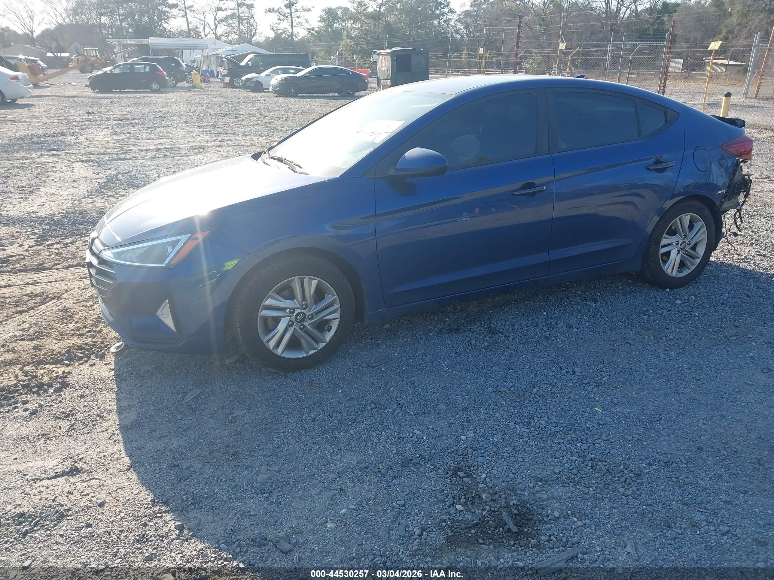 HYUNDAI ELANTRA image 2