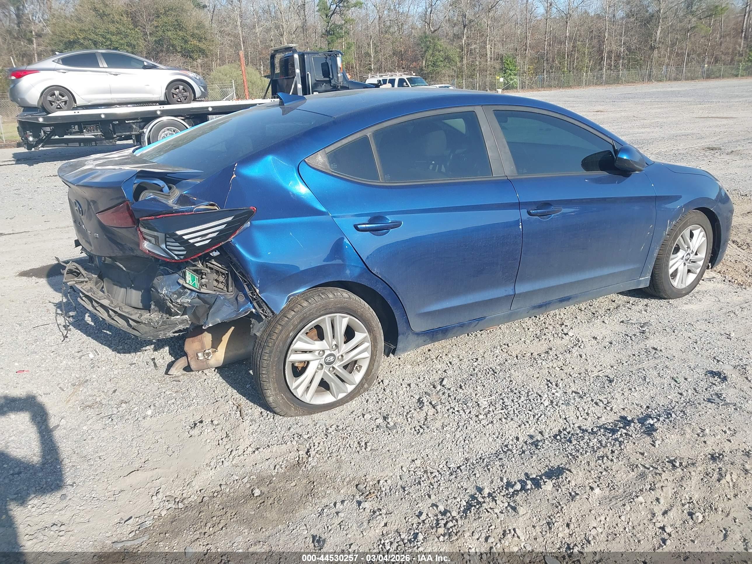 HYUNDAI ELANTRA image 4