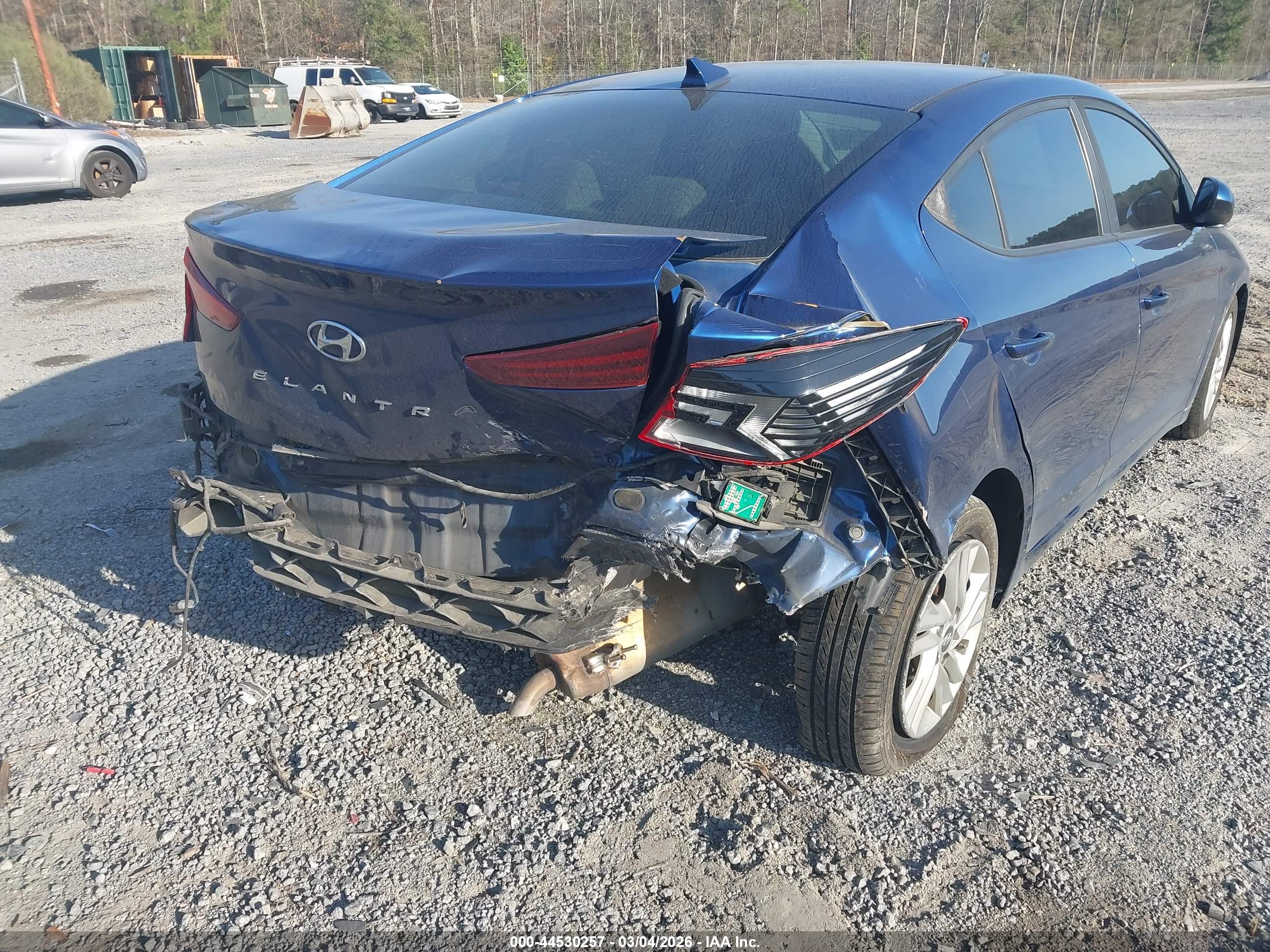 HYUNDAI ELANTRA image 6