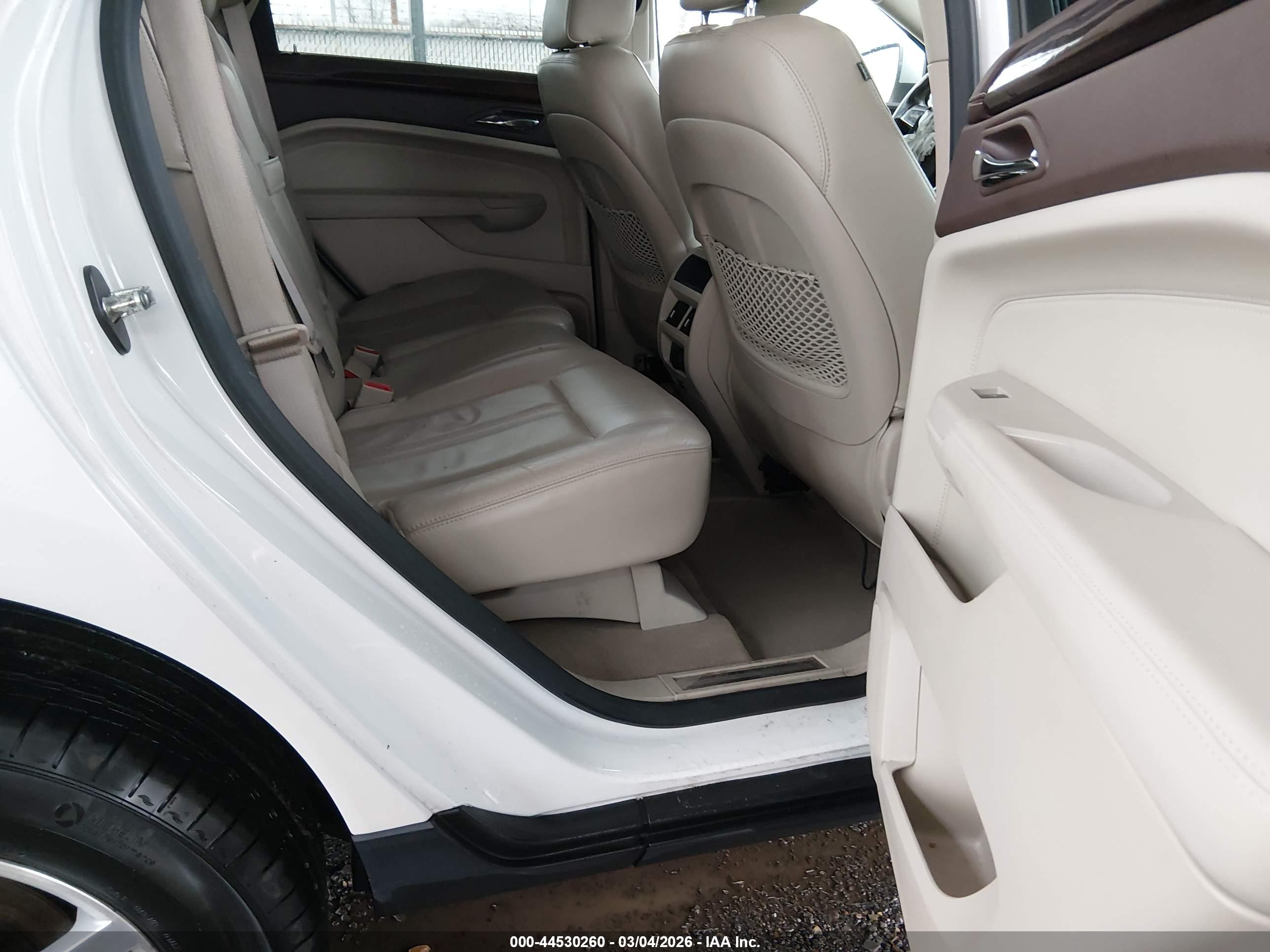 CADILLAC SRX image 8
