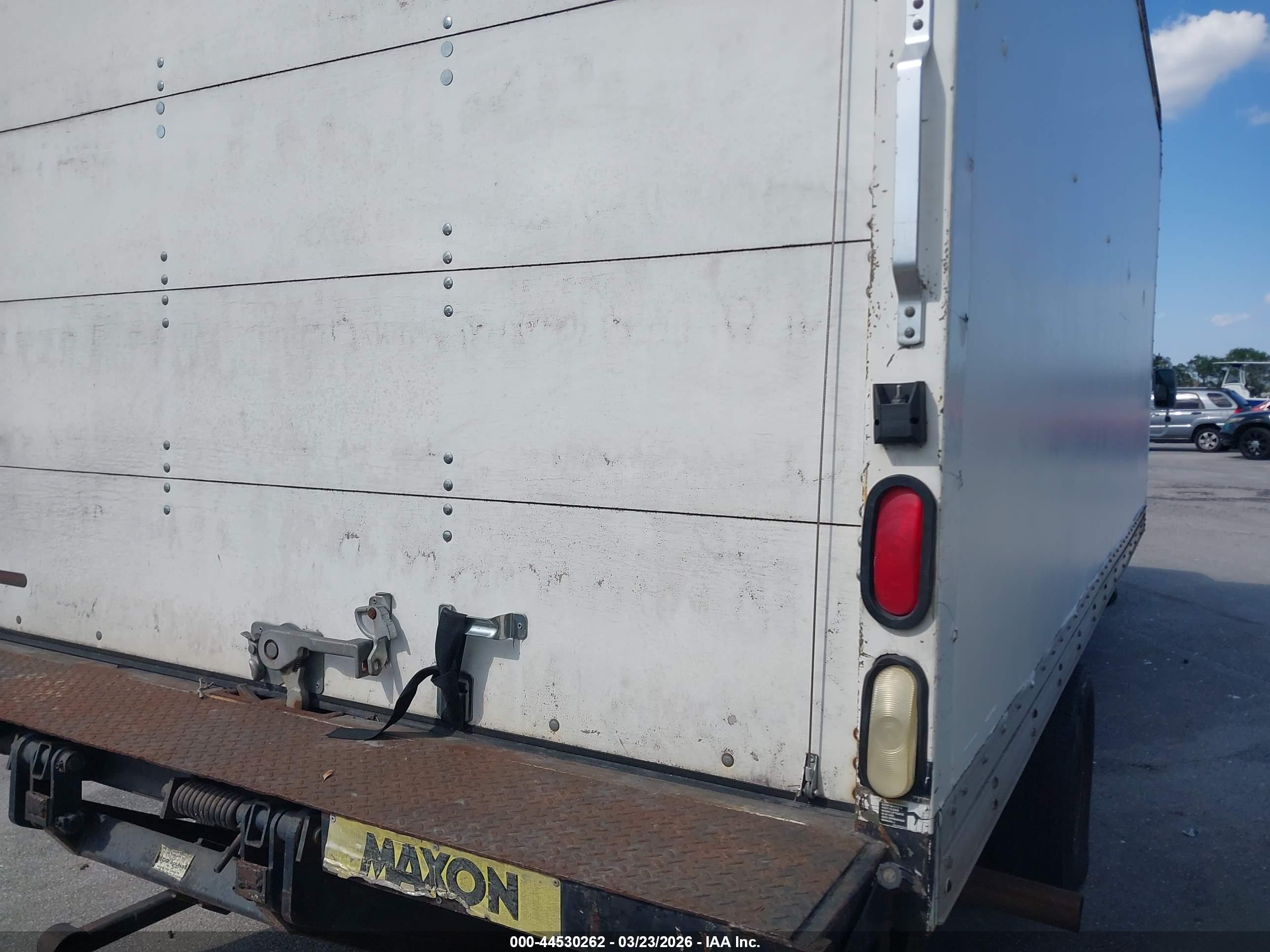 FORD E-450 image 4