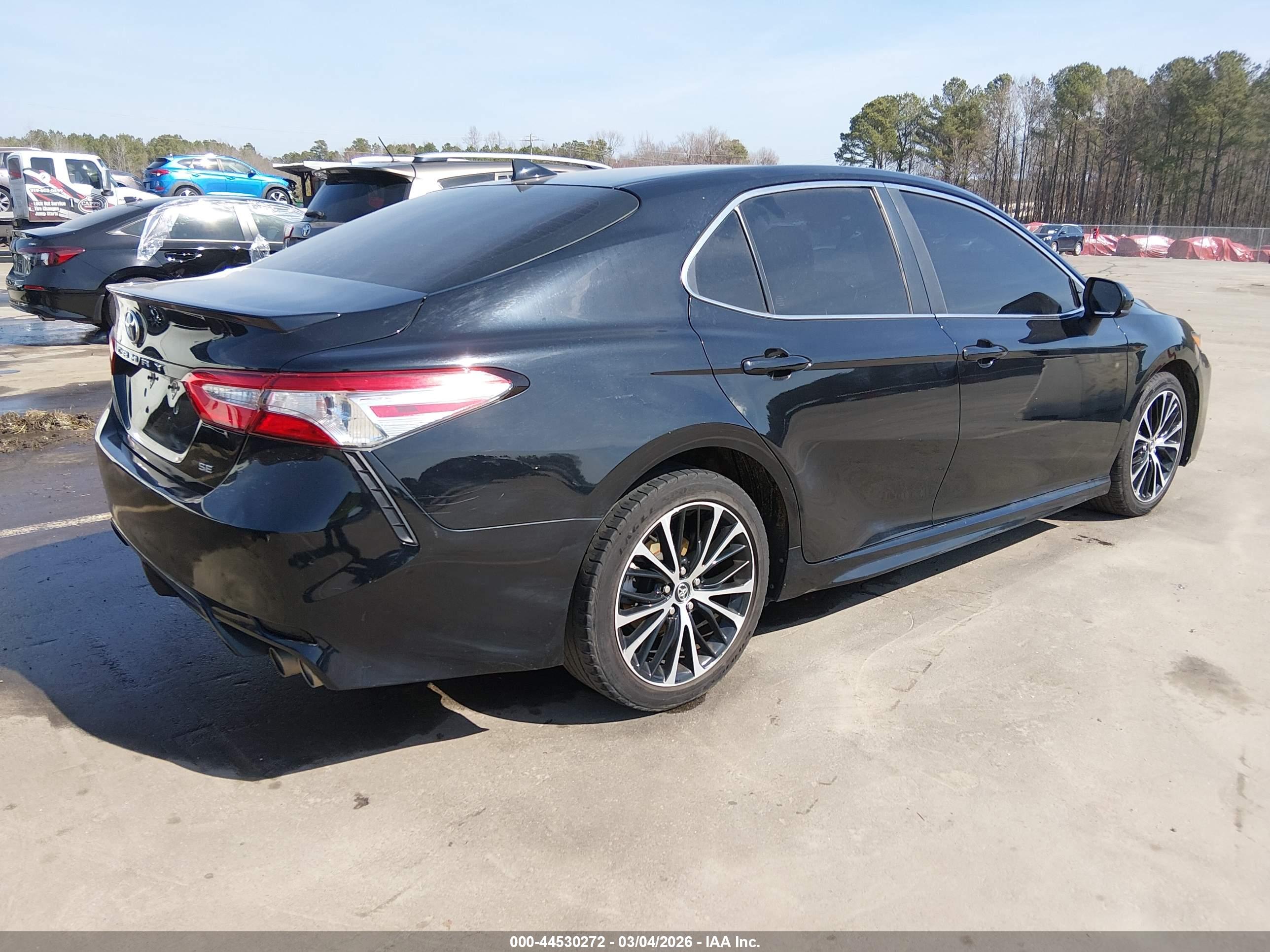 TOYOTA CAMRY image 4