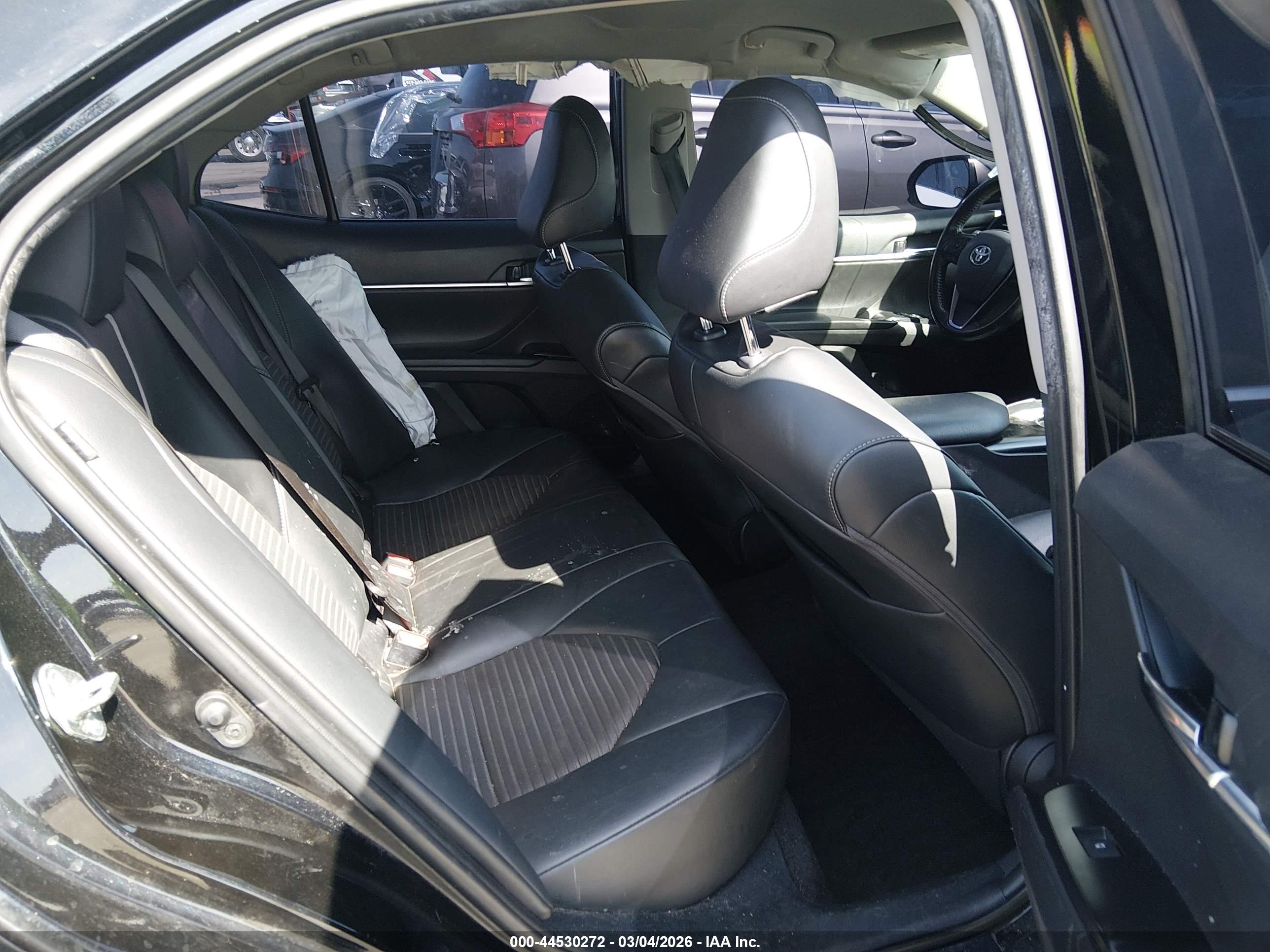 TOYOTA CAMRY image 8