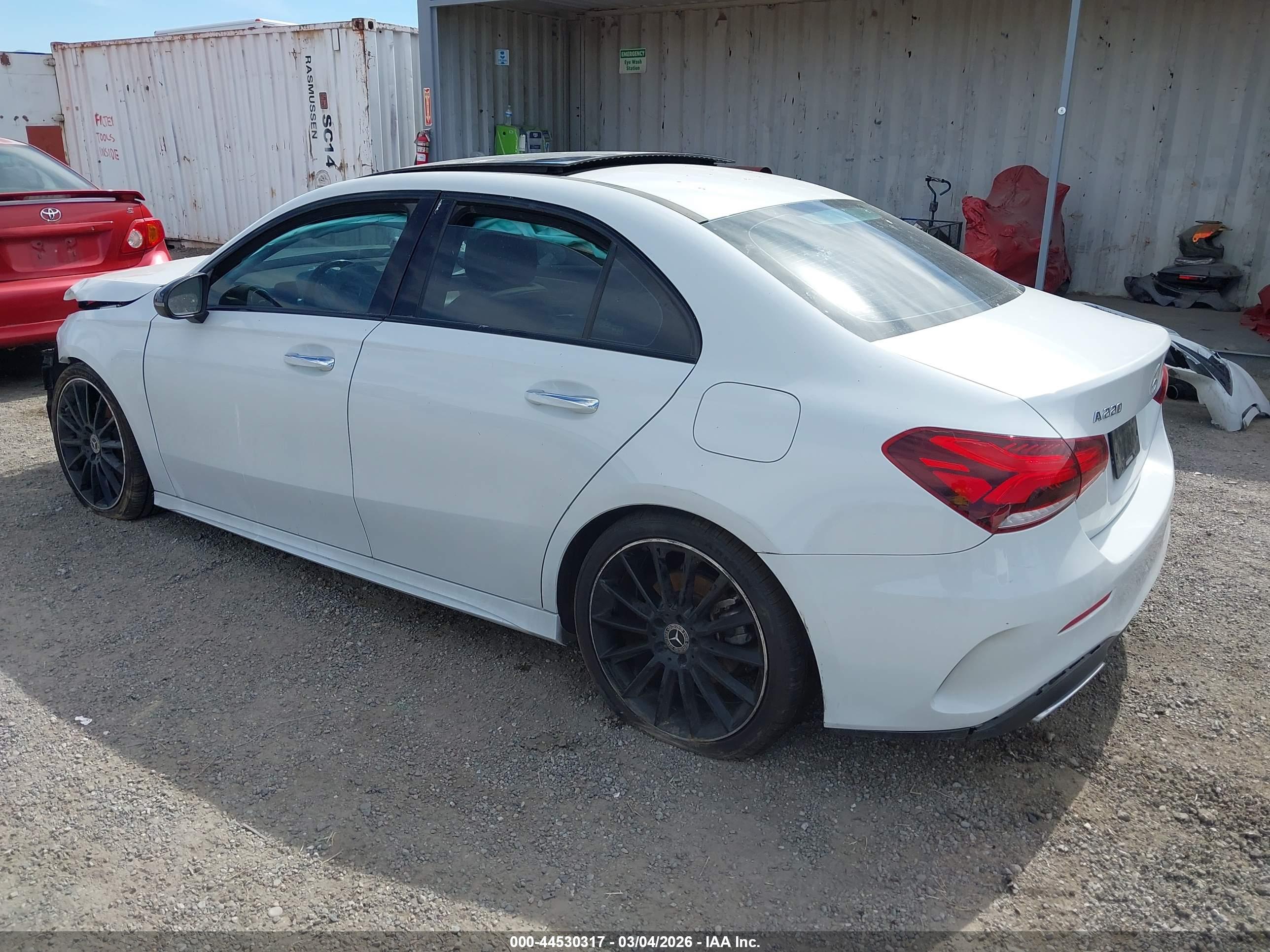 MERCEDES-BENZ A image 3