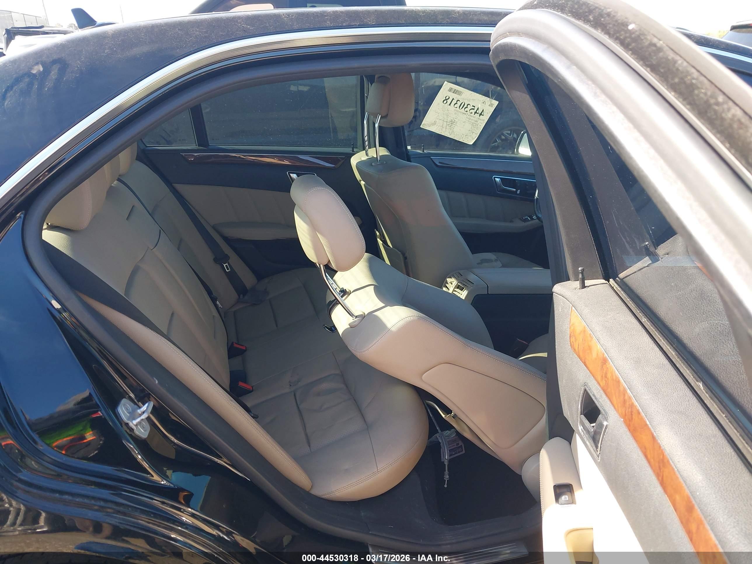 MERCEDES-BENZ E image 8