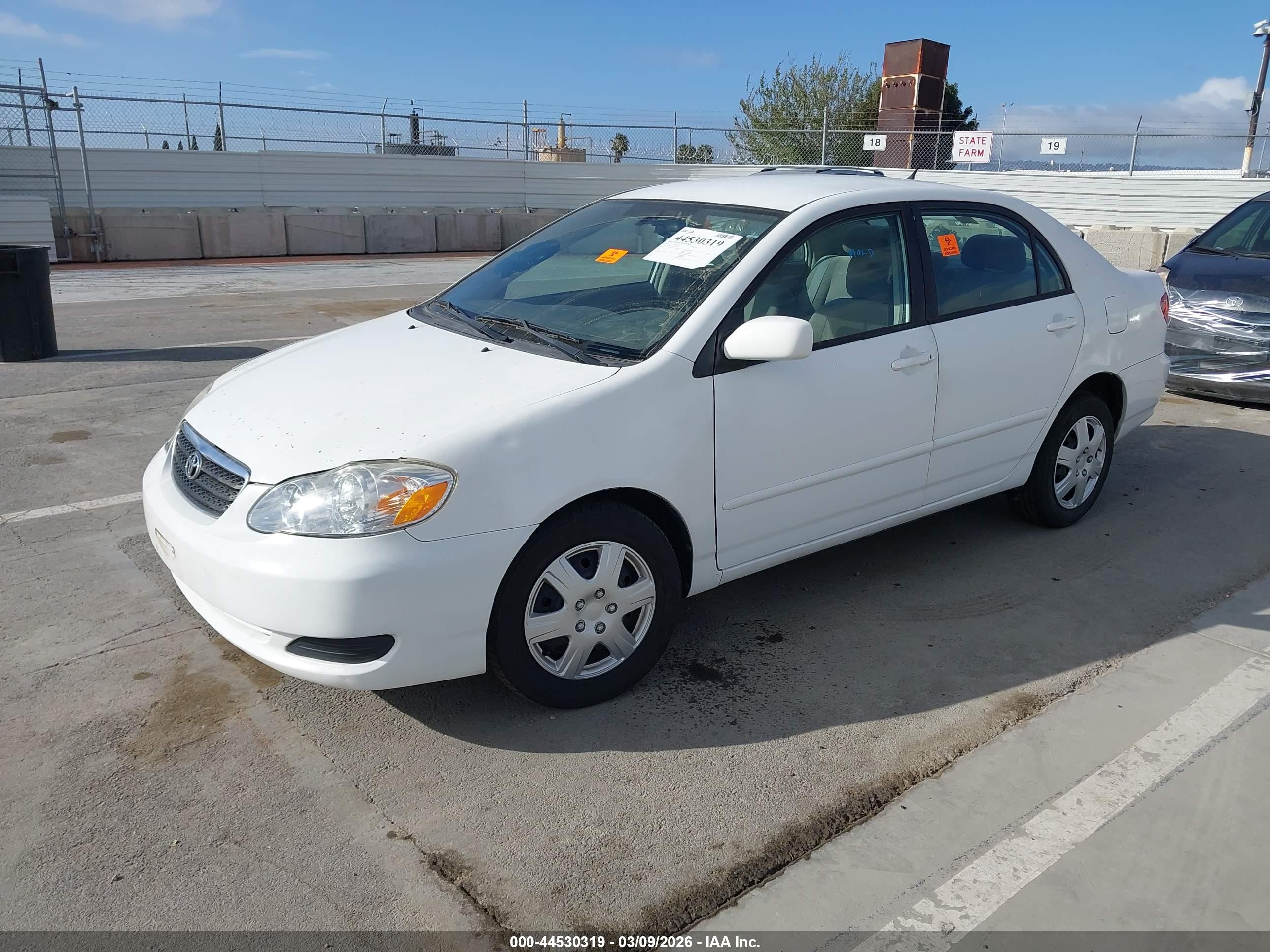 TOYOTA COROLLA image 2