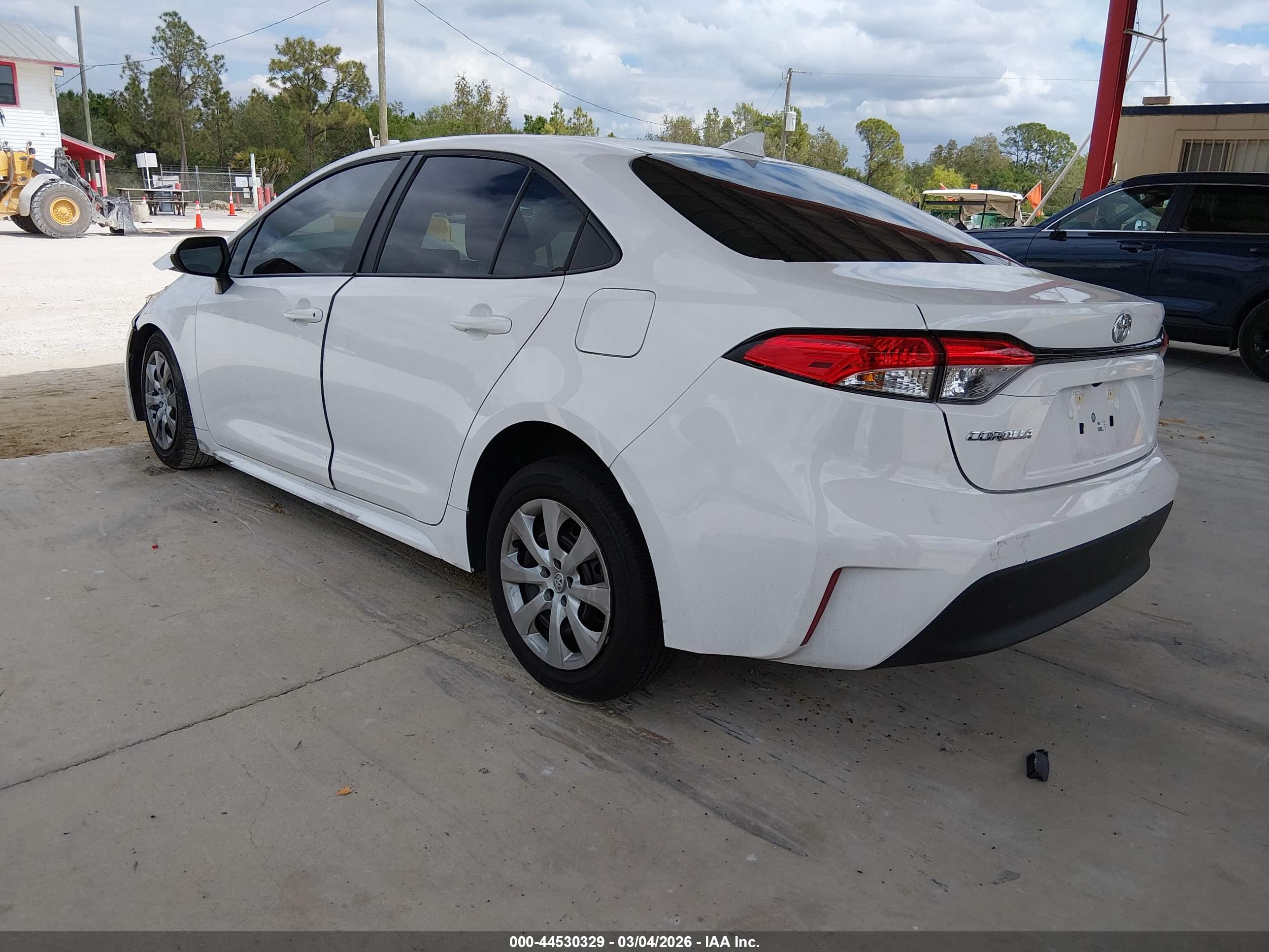 TOYOTA COROLLA image 3