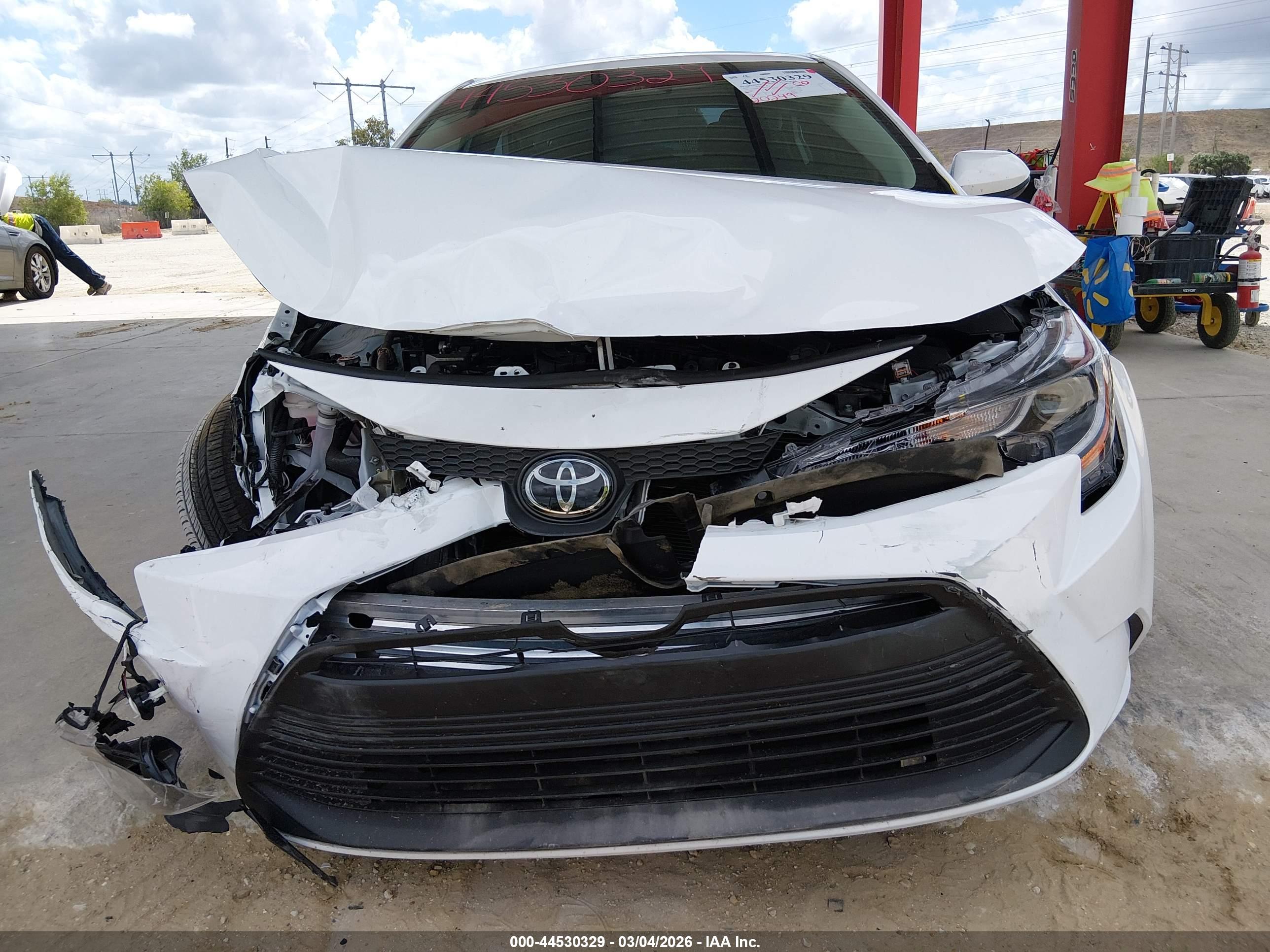TOYOTA COROLLA image 6