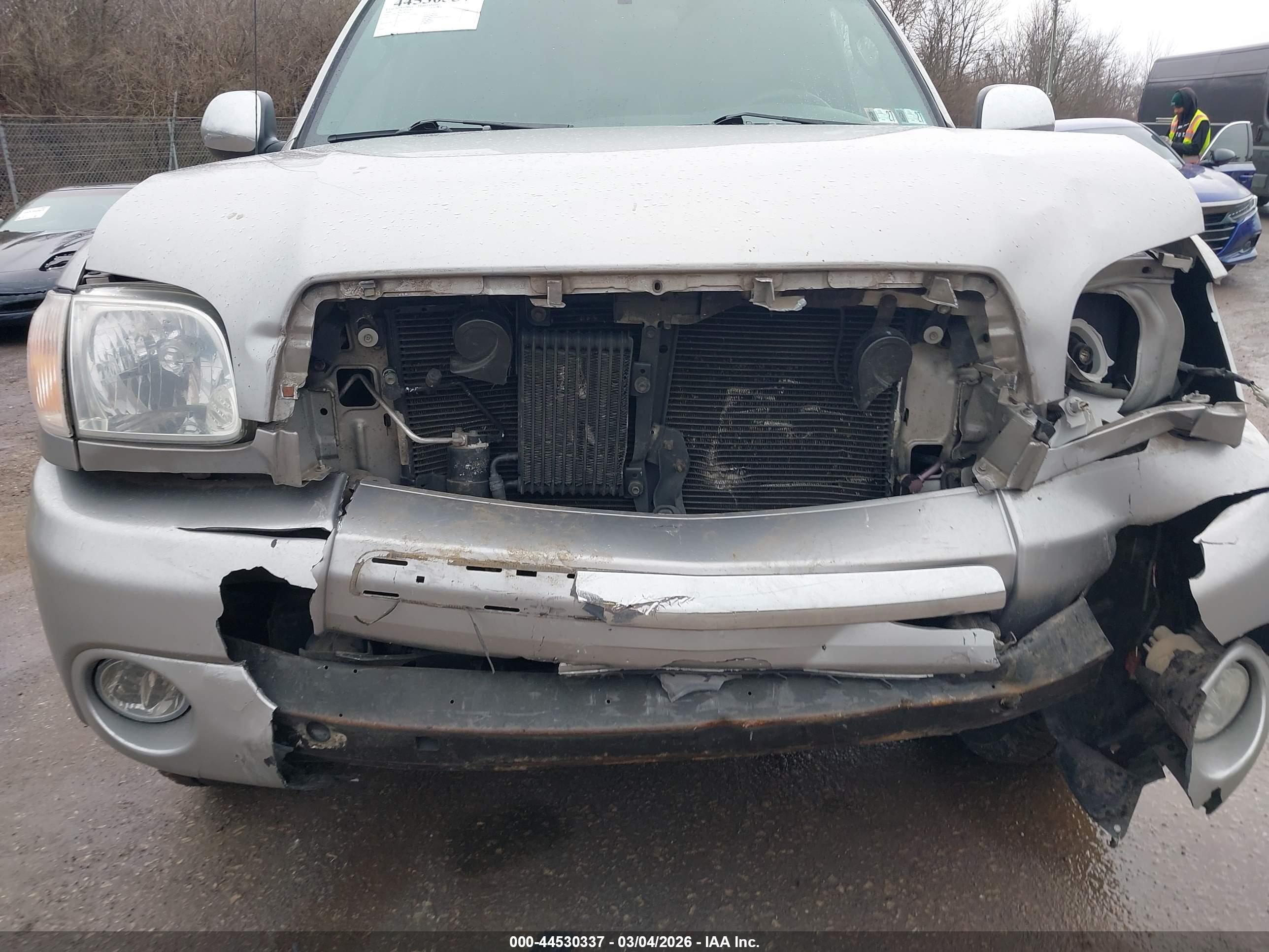 TOYOTA TUNDRA image 6