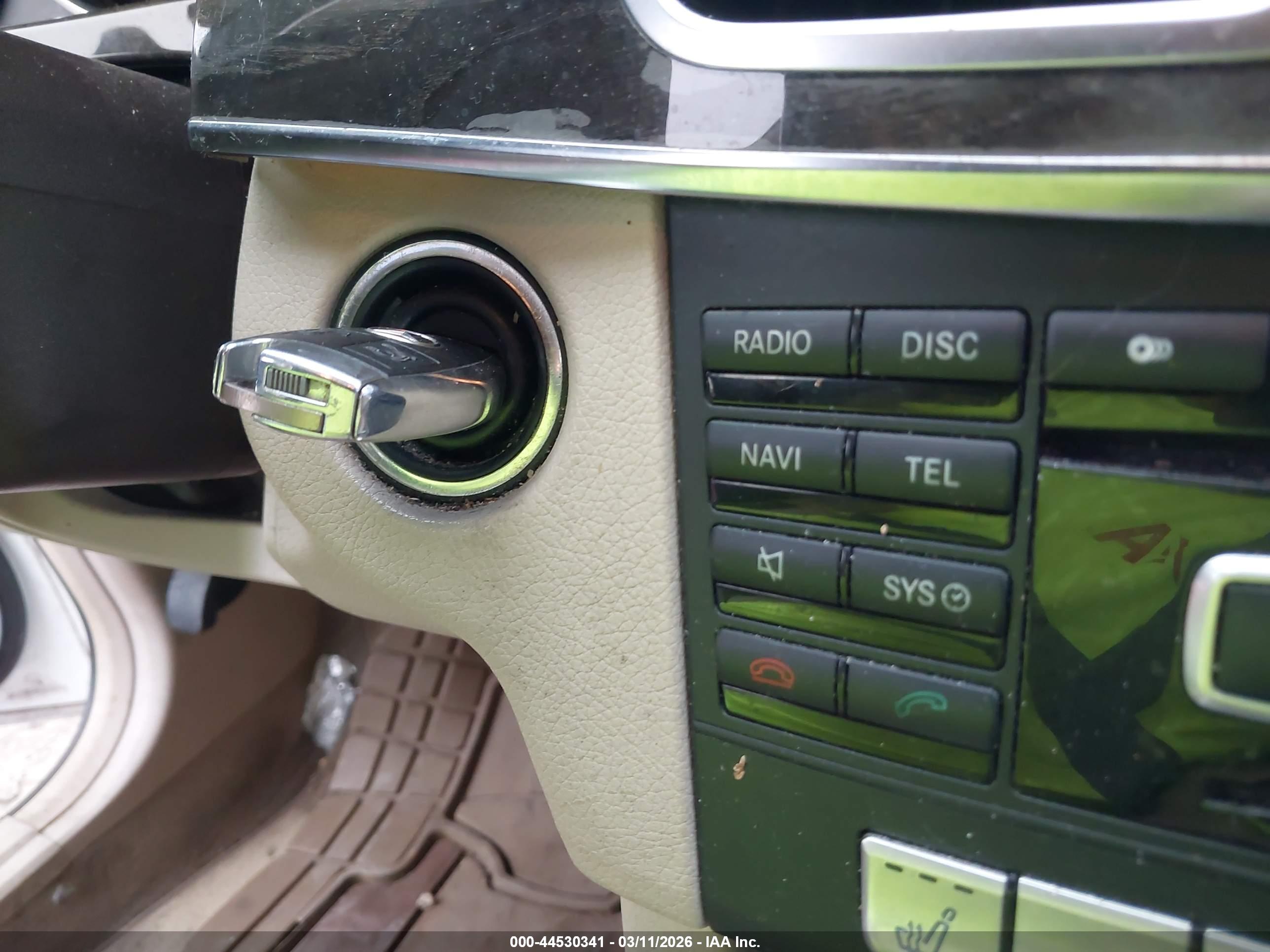 MERCEDES-BENZ E image 11
