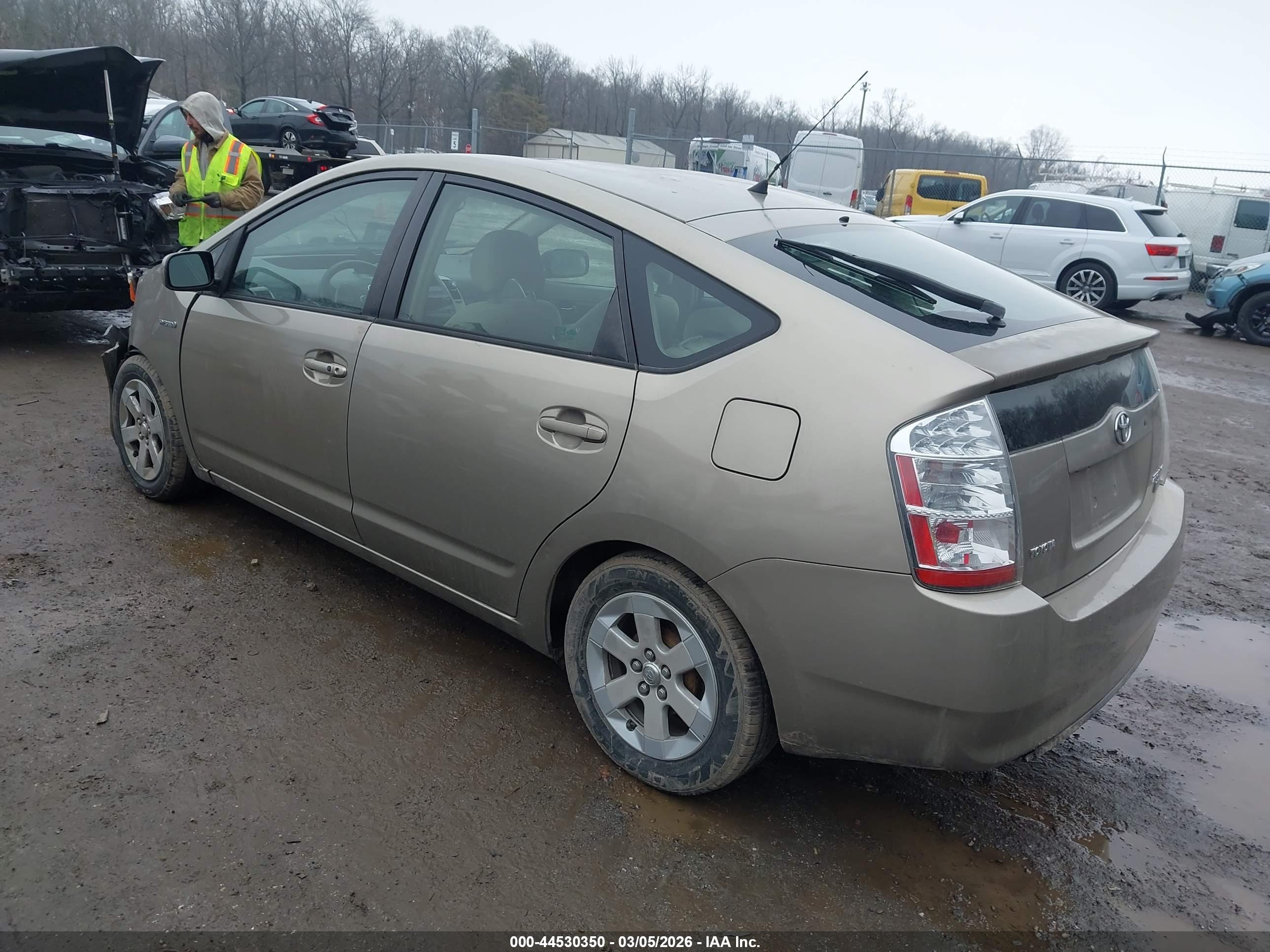 TOYOTA PRIUS image 3