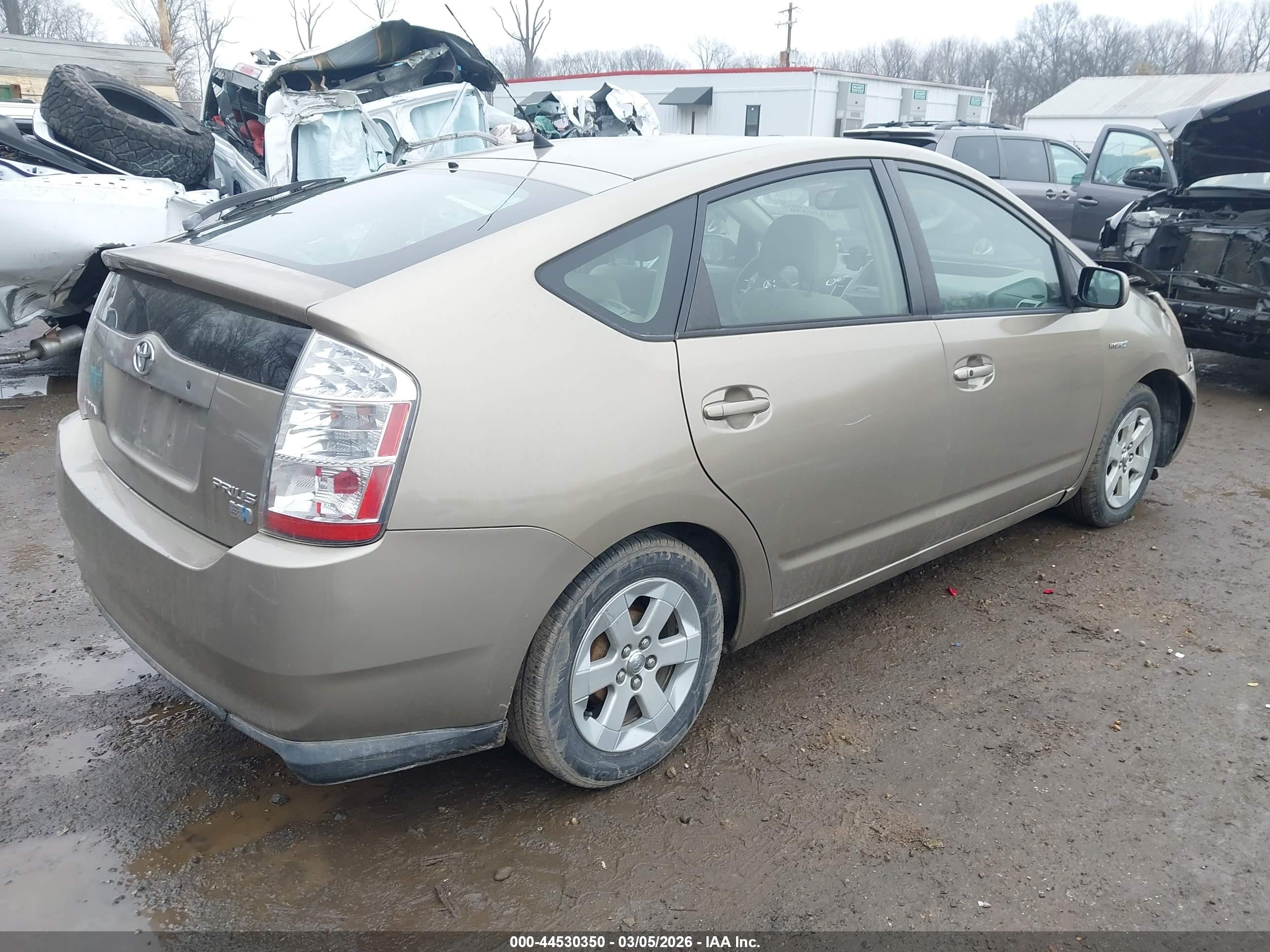 TOYOTA PRIUS image 4