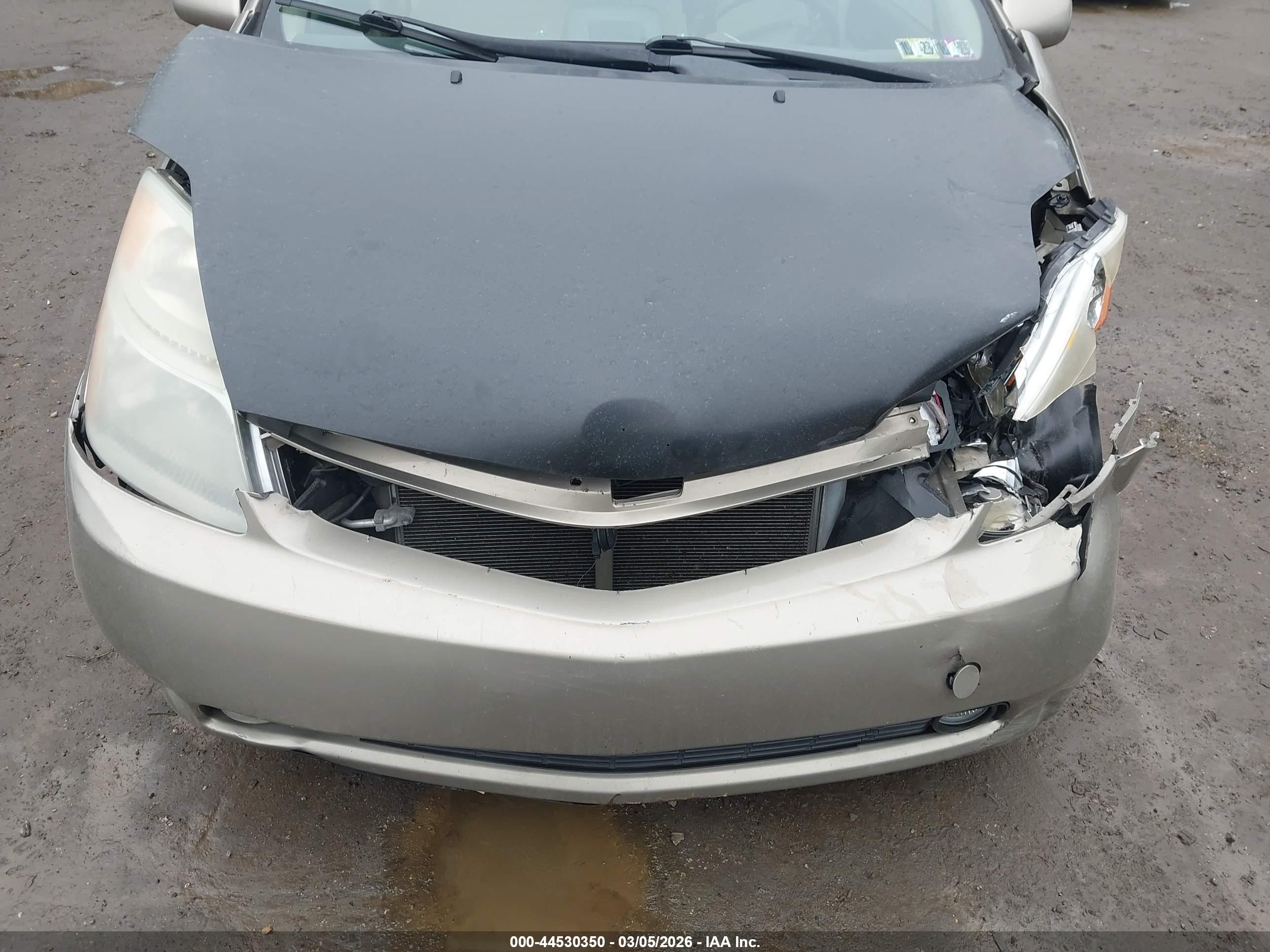 TOYOTA PRIUS image 6