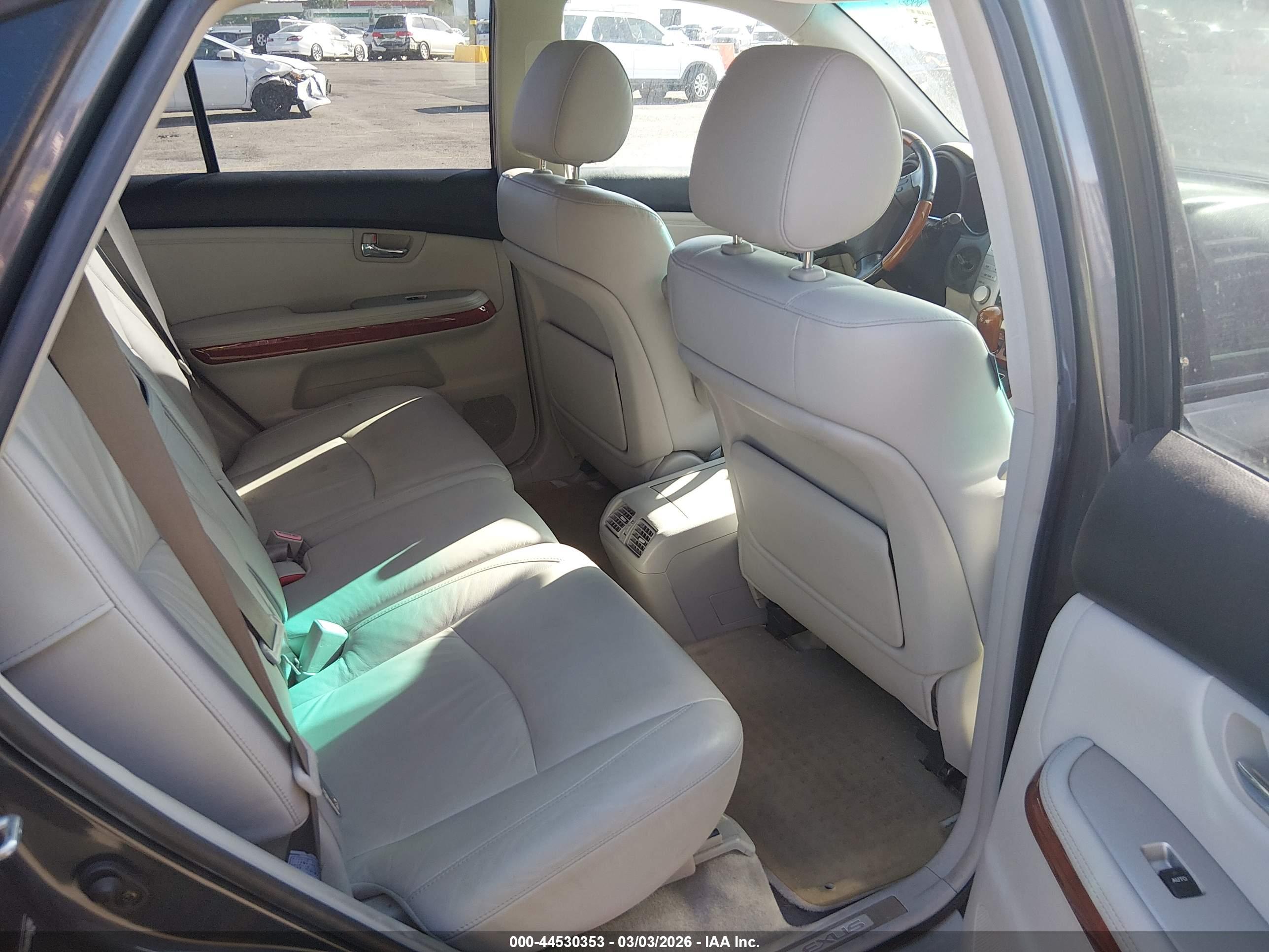 LEXUS RX image 8