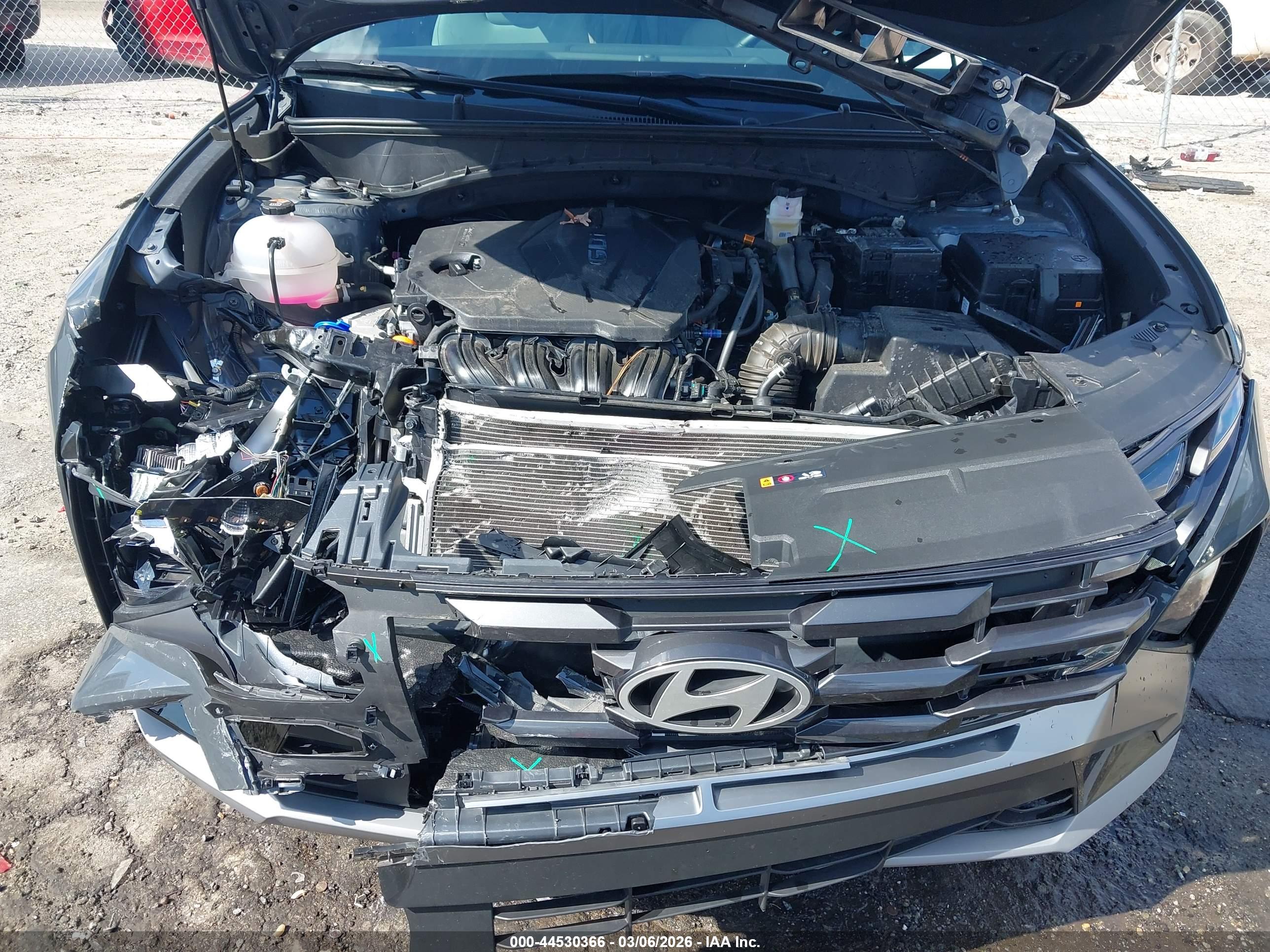 HYUNDAI TUCSON image 10