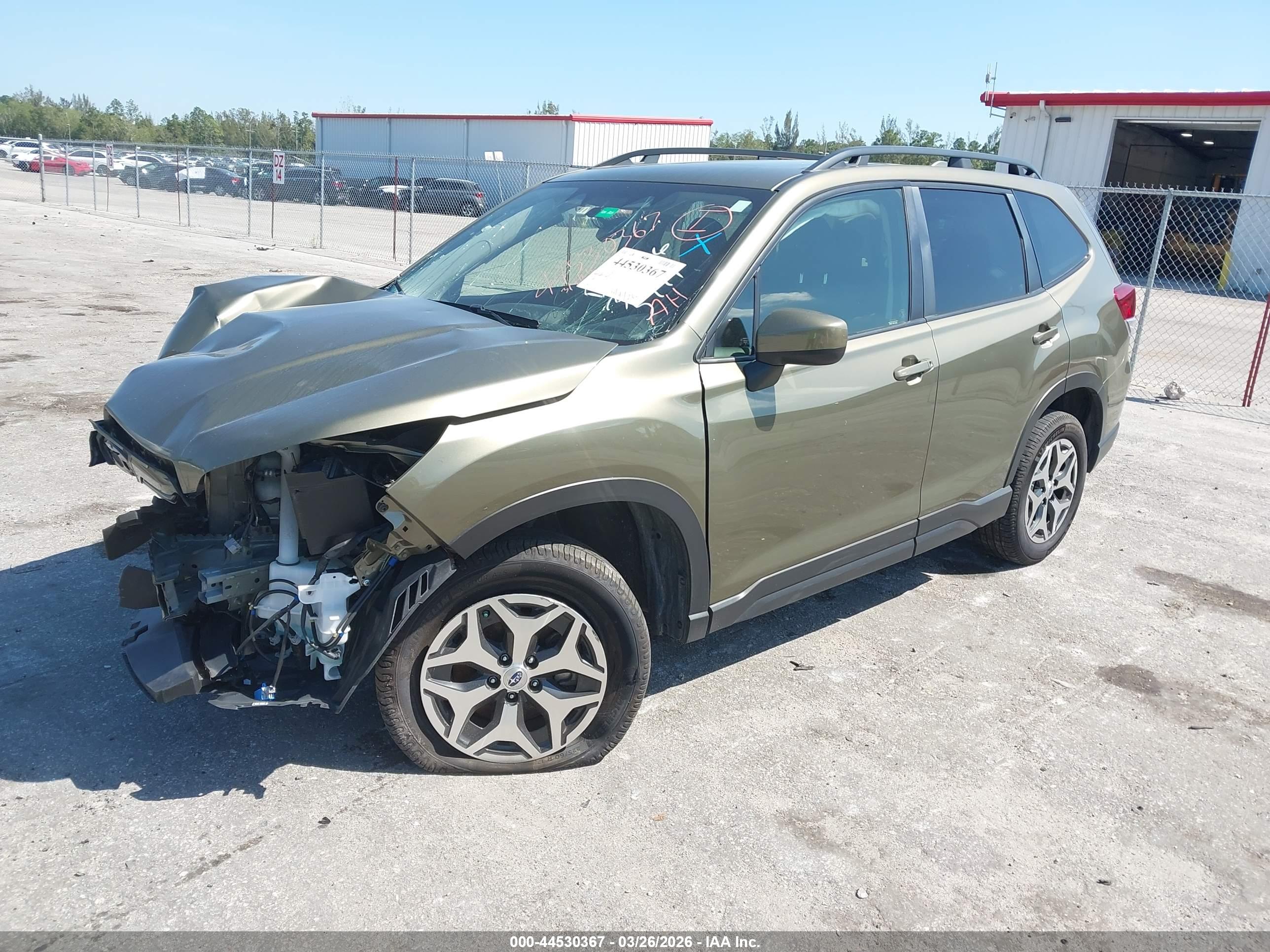 SUBARU FORESTER image 2