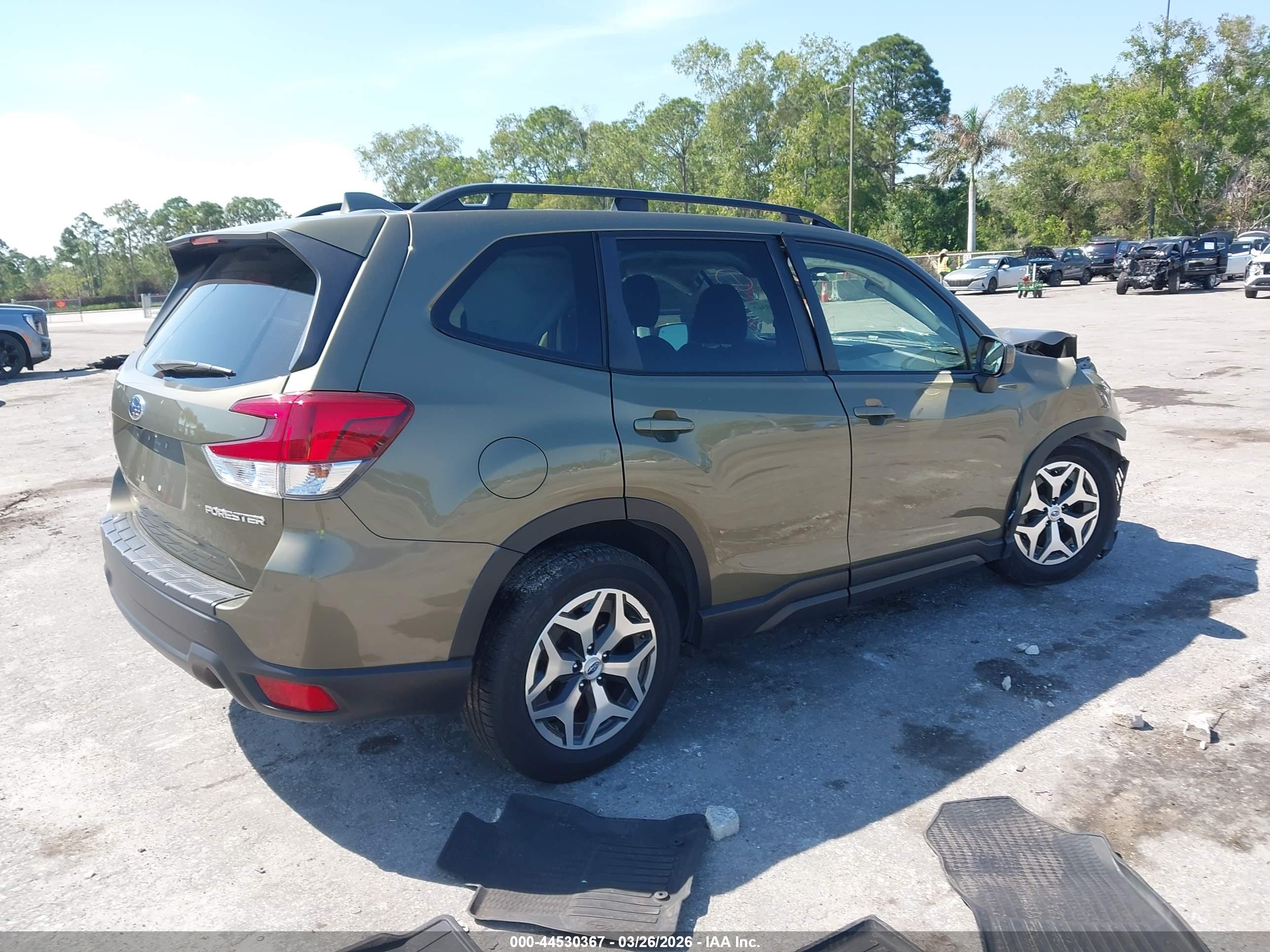 SUBARU FORESTER image 4