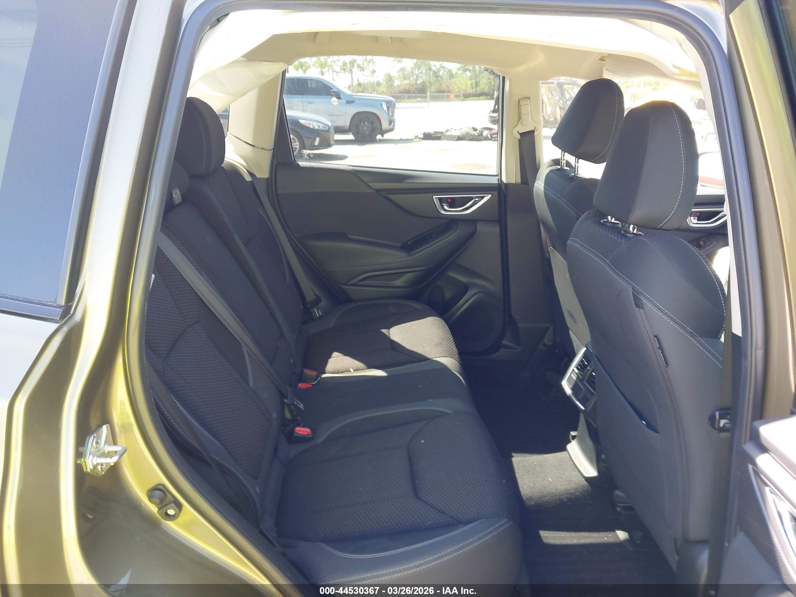 SUBARU FORESTER image 8