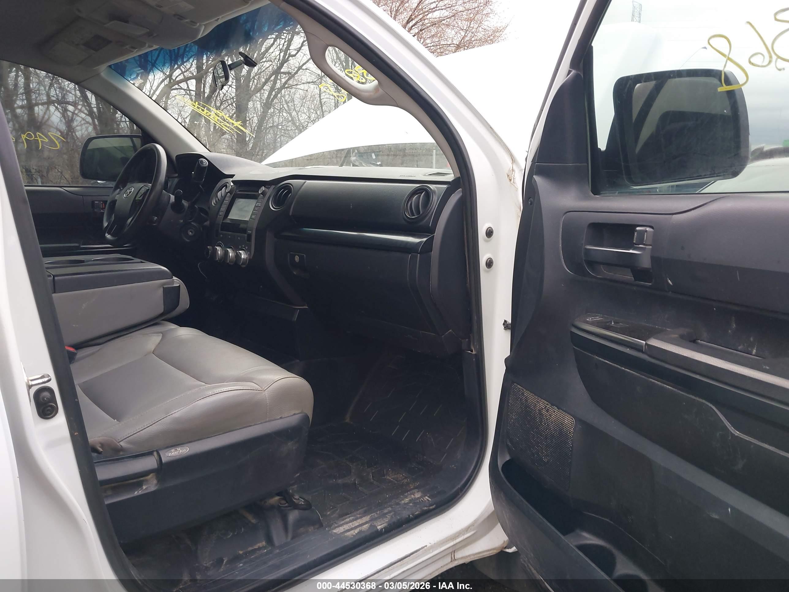 TOYOTA TUNDRA image 5
