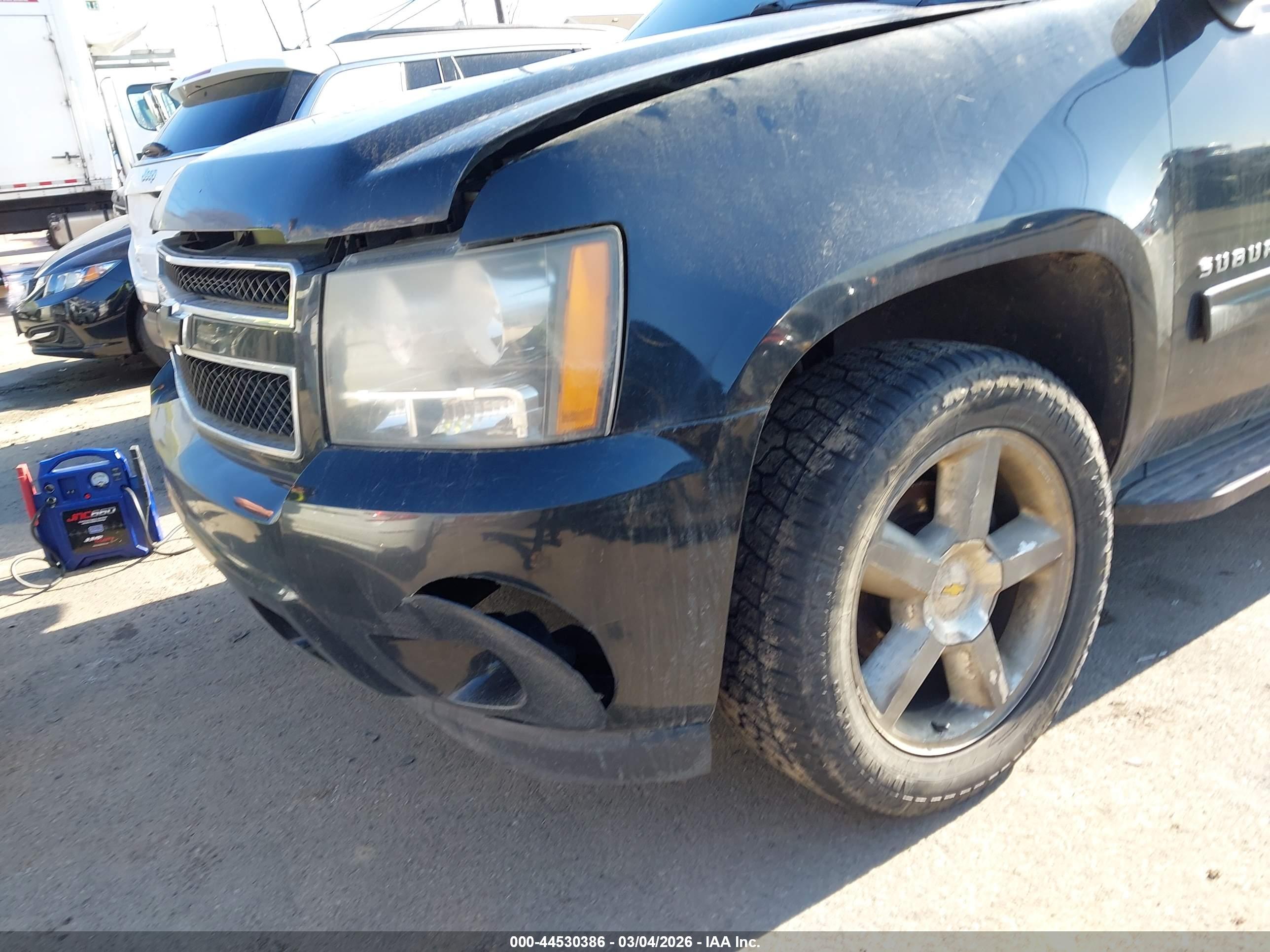 CHEVROLET SUBURBAN image 6