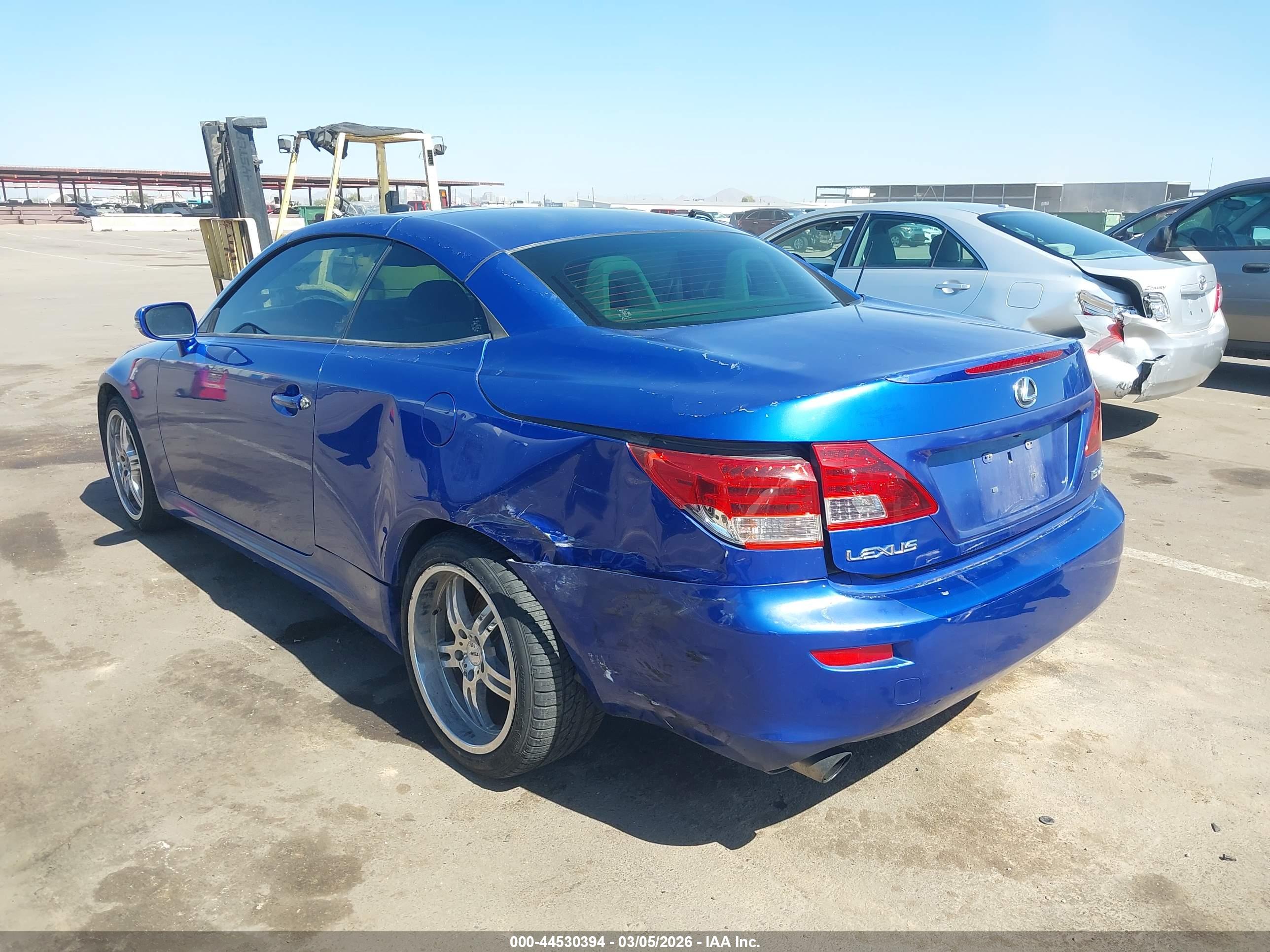 LEXUS IS image 3