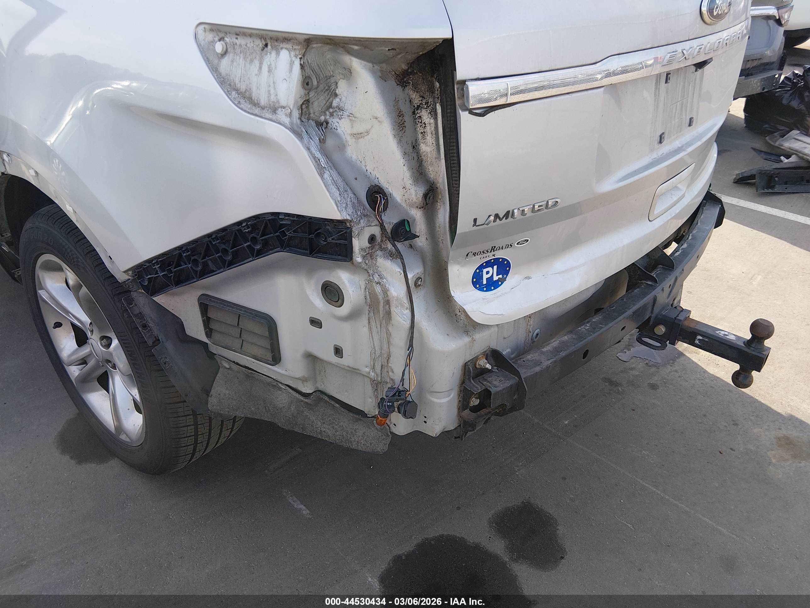 FORD EXPLORER image 6