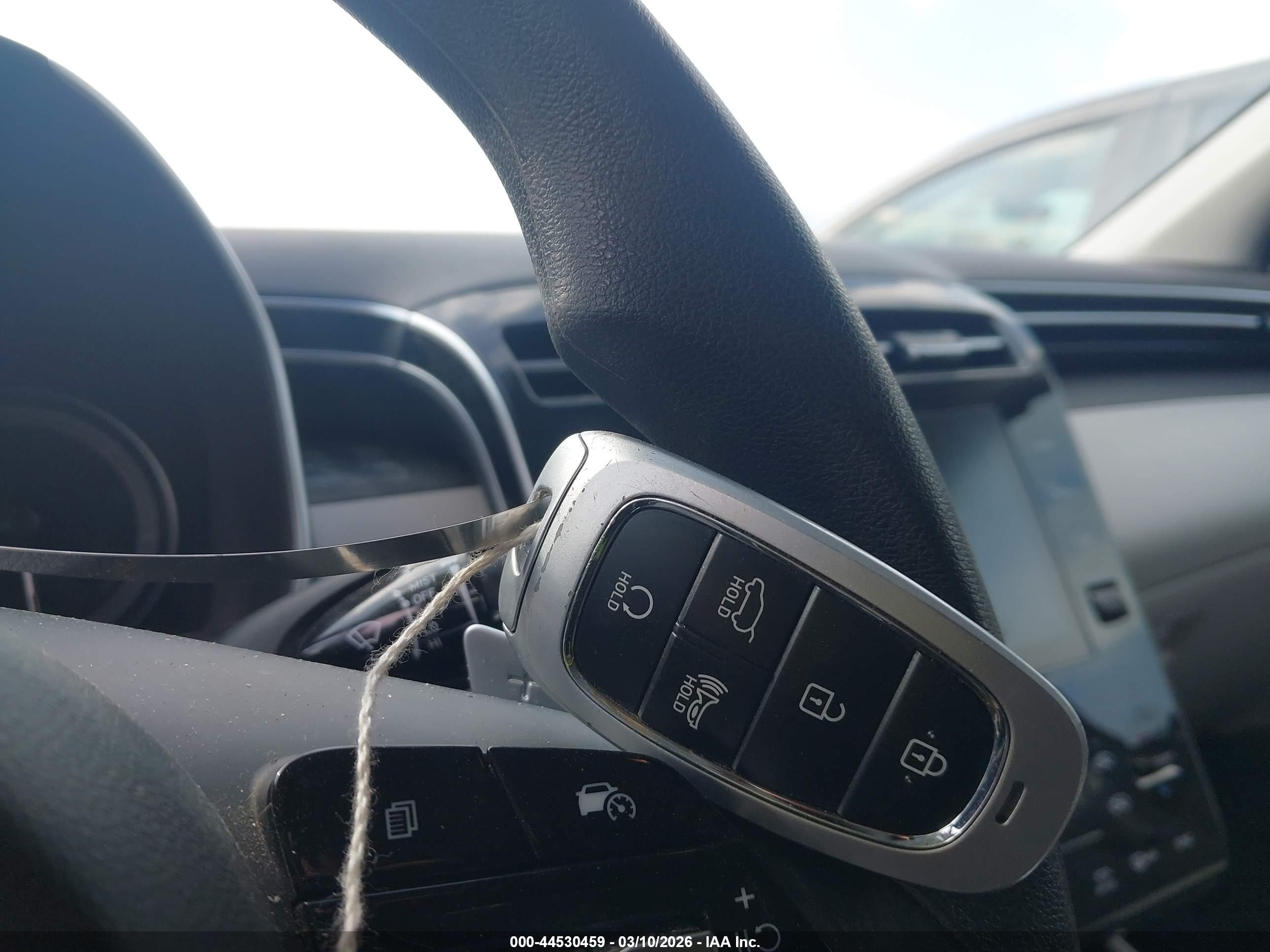 HYUNDAI TUCSON image 11