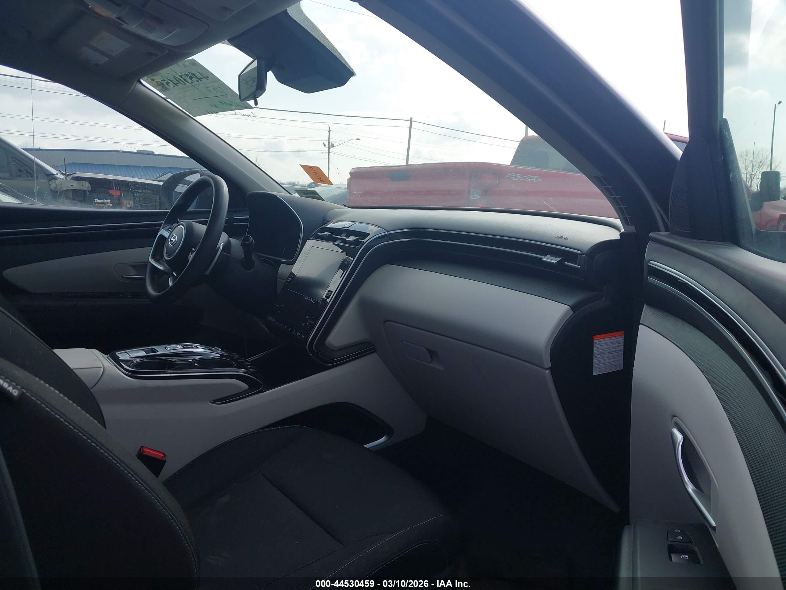 HYUNDAI TUCSON image 5