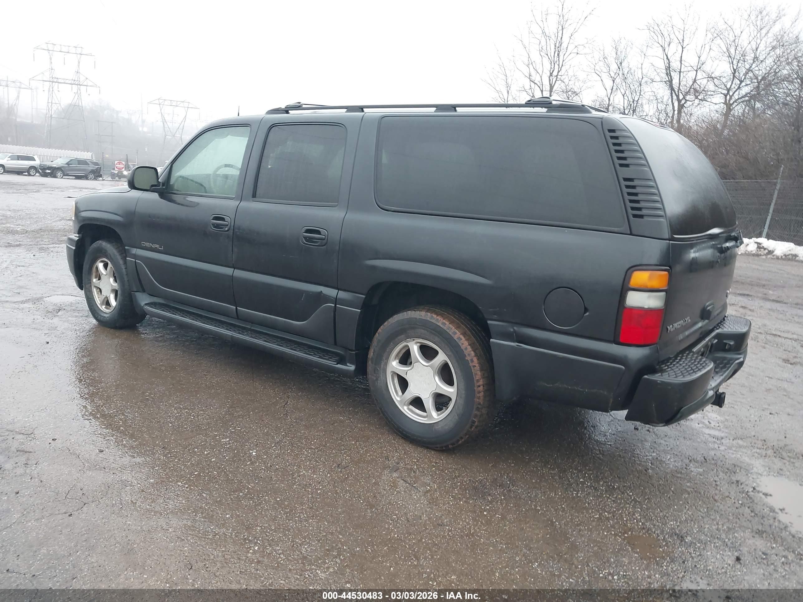 GMC YUKON image 3