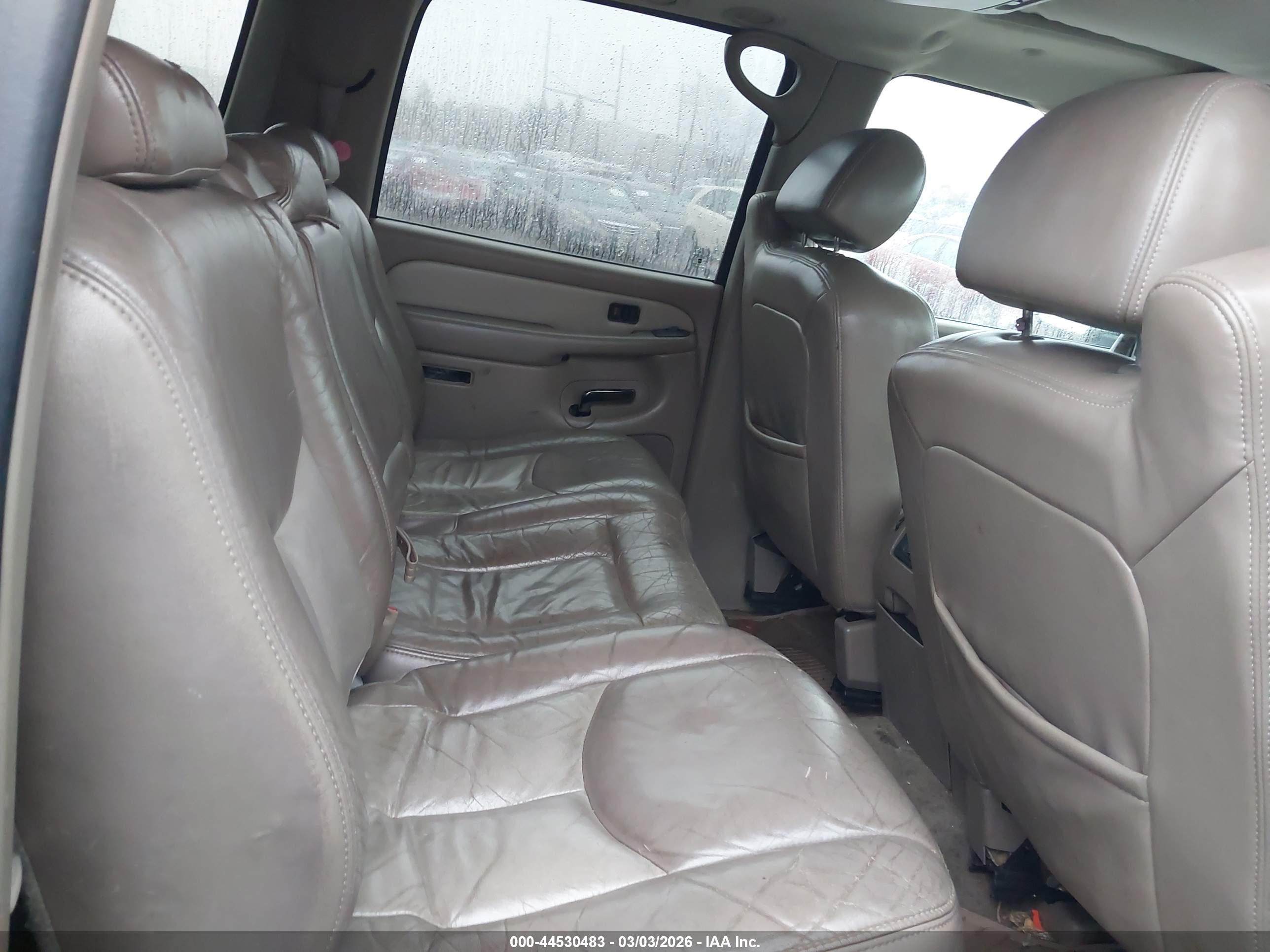 GMC YUKON image 8