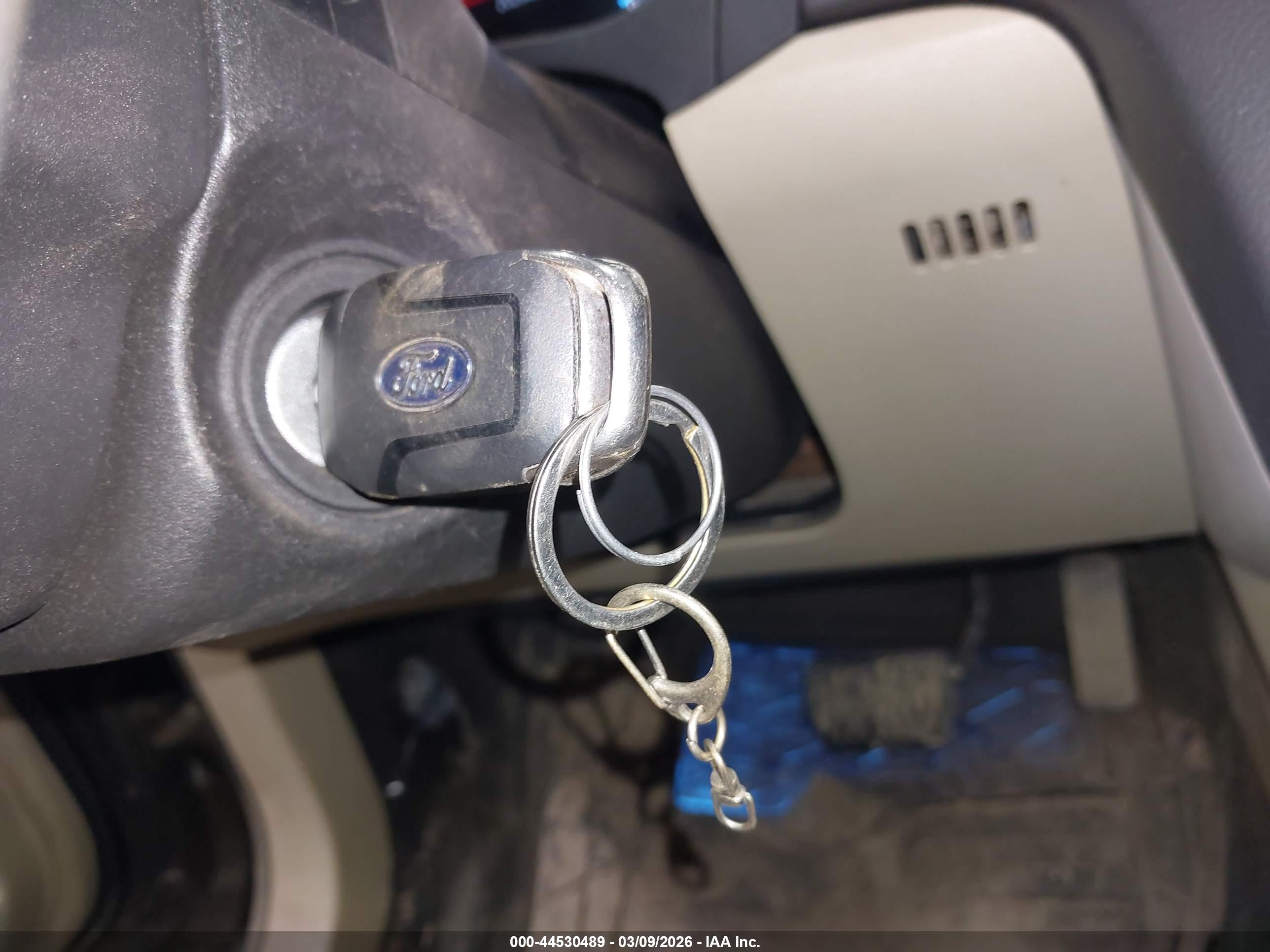 FORD FUSION image 11