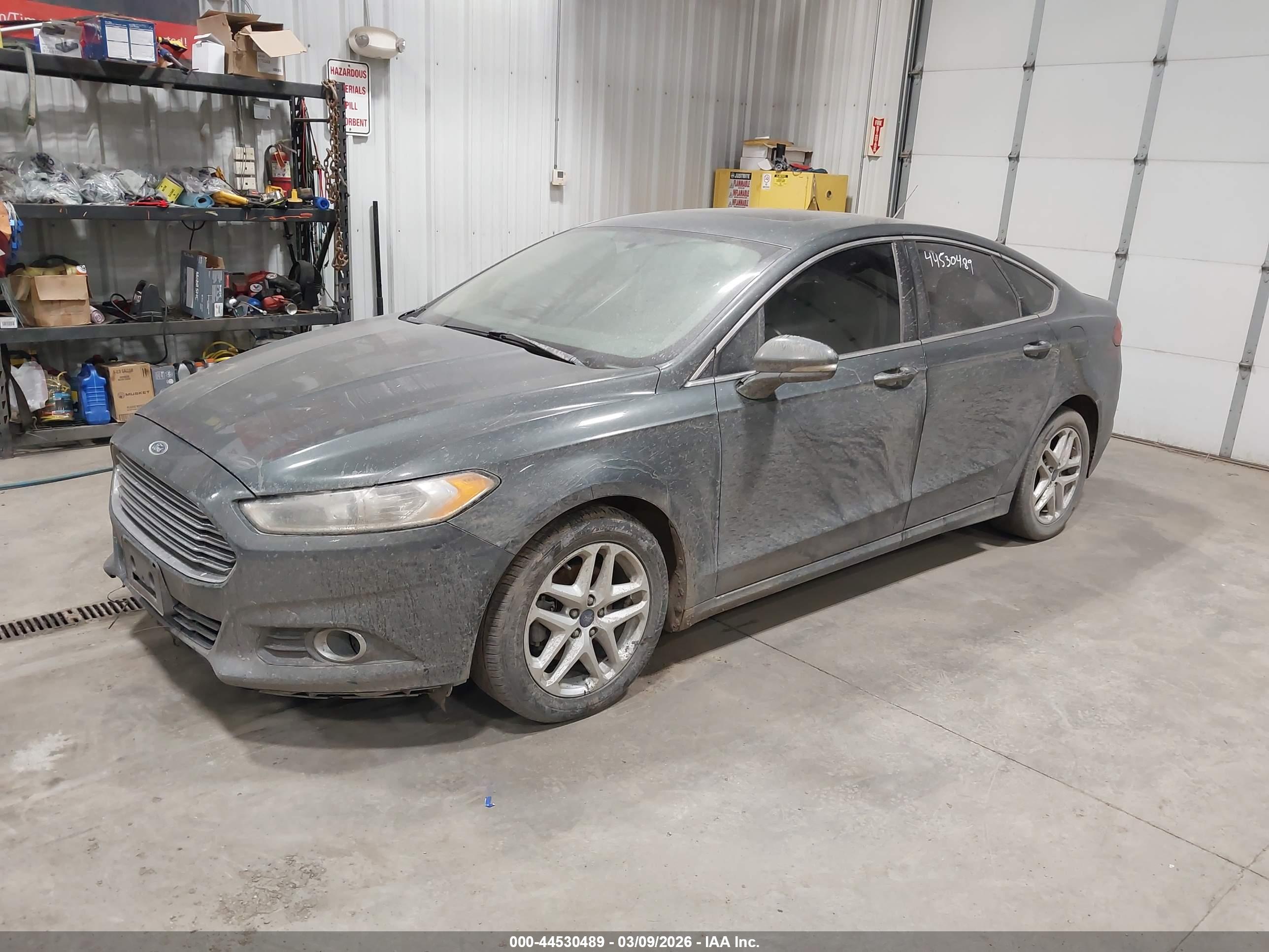 FORD FUSION image 2