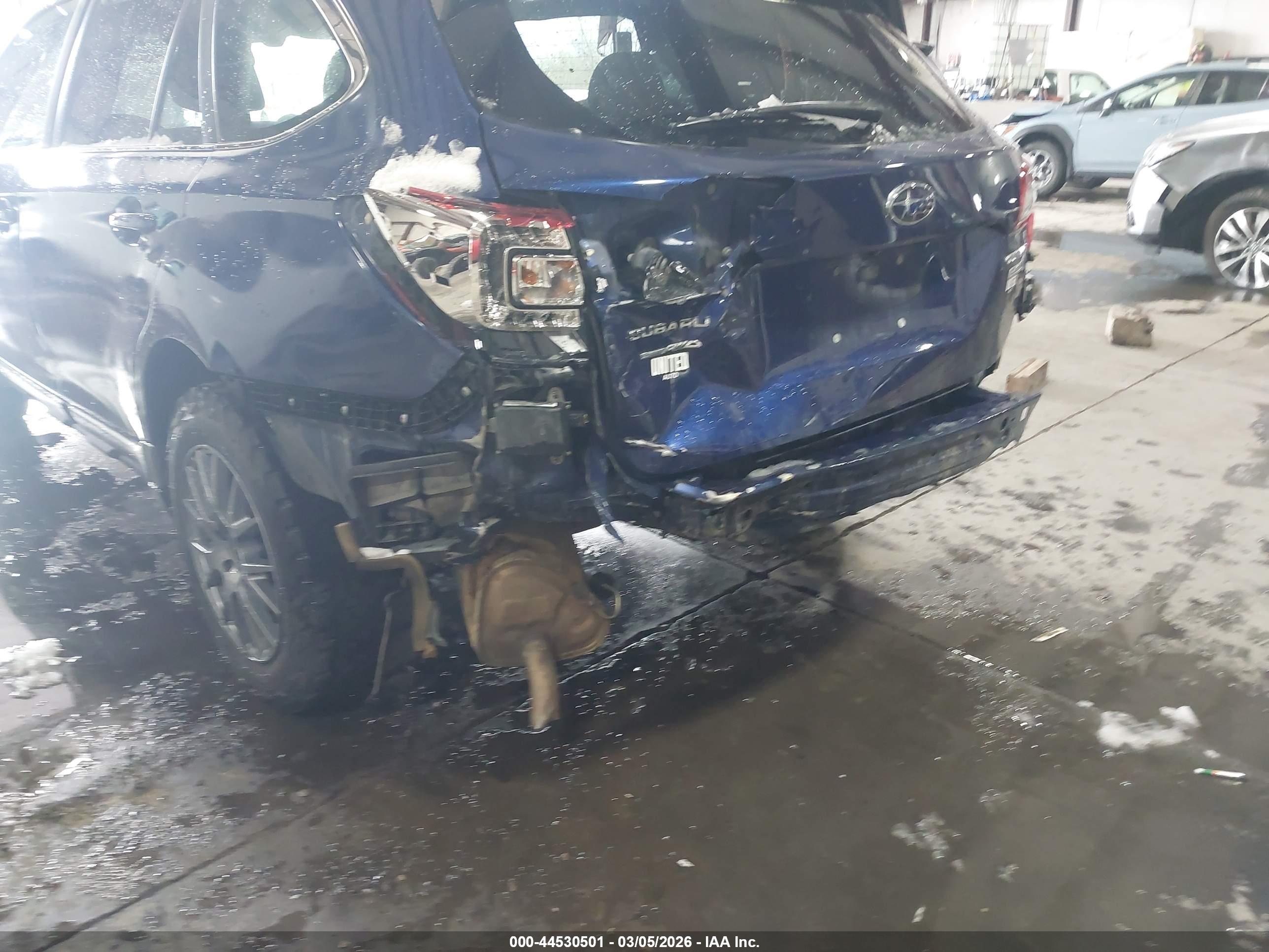 SUBARU OUTBACK image 6