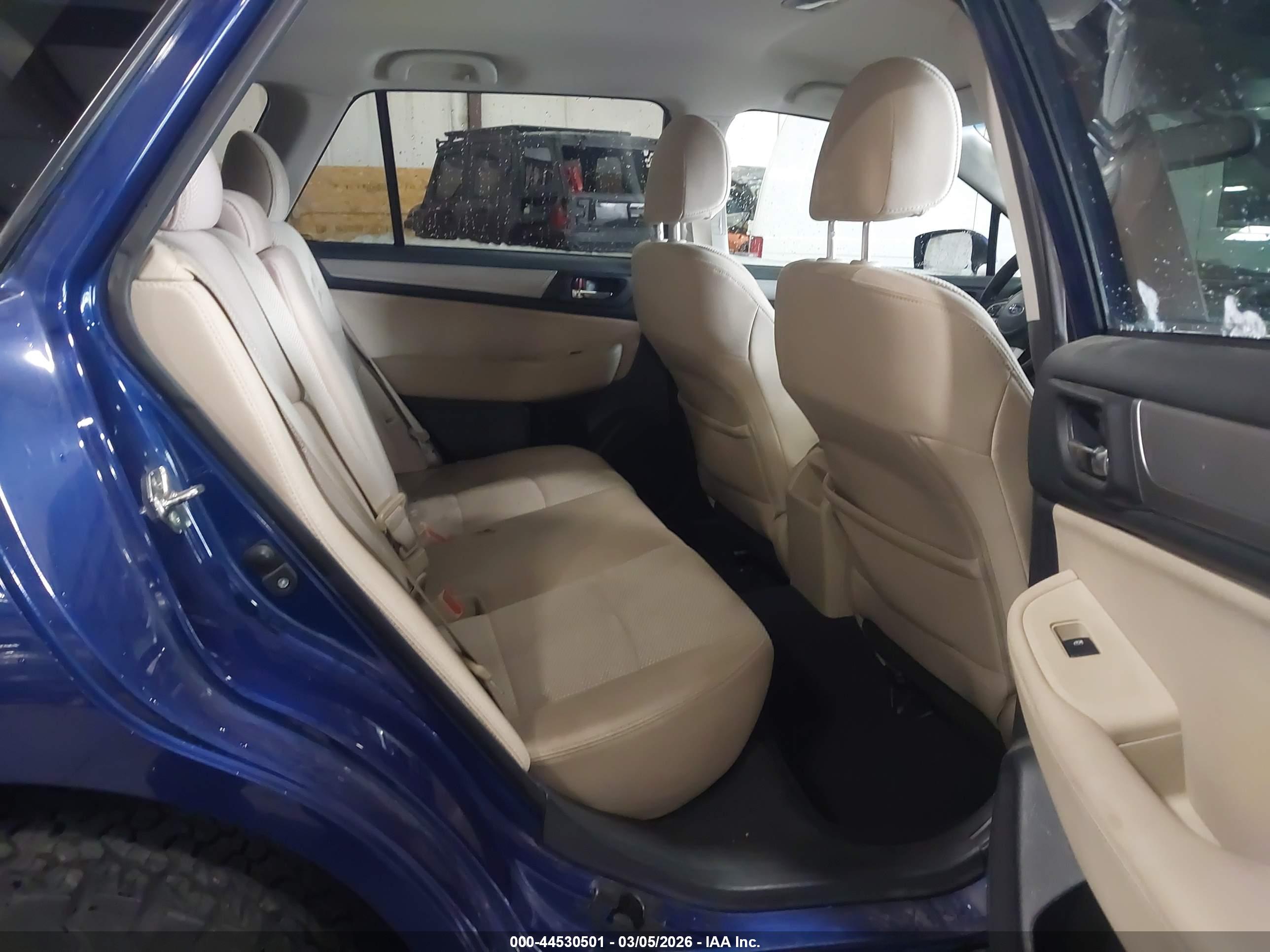 SUBARU OUTBACK image 8