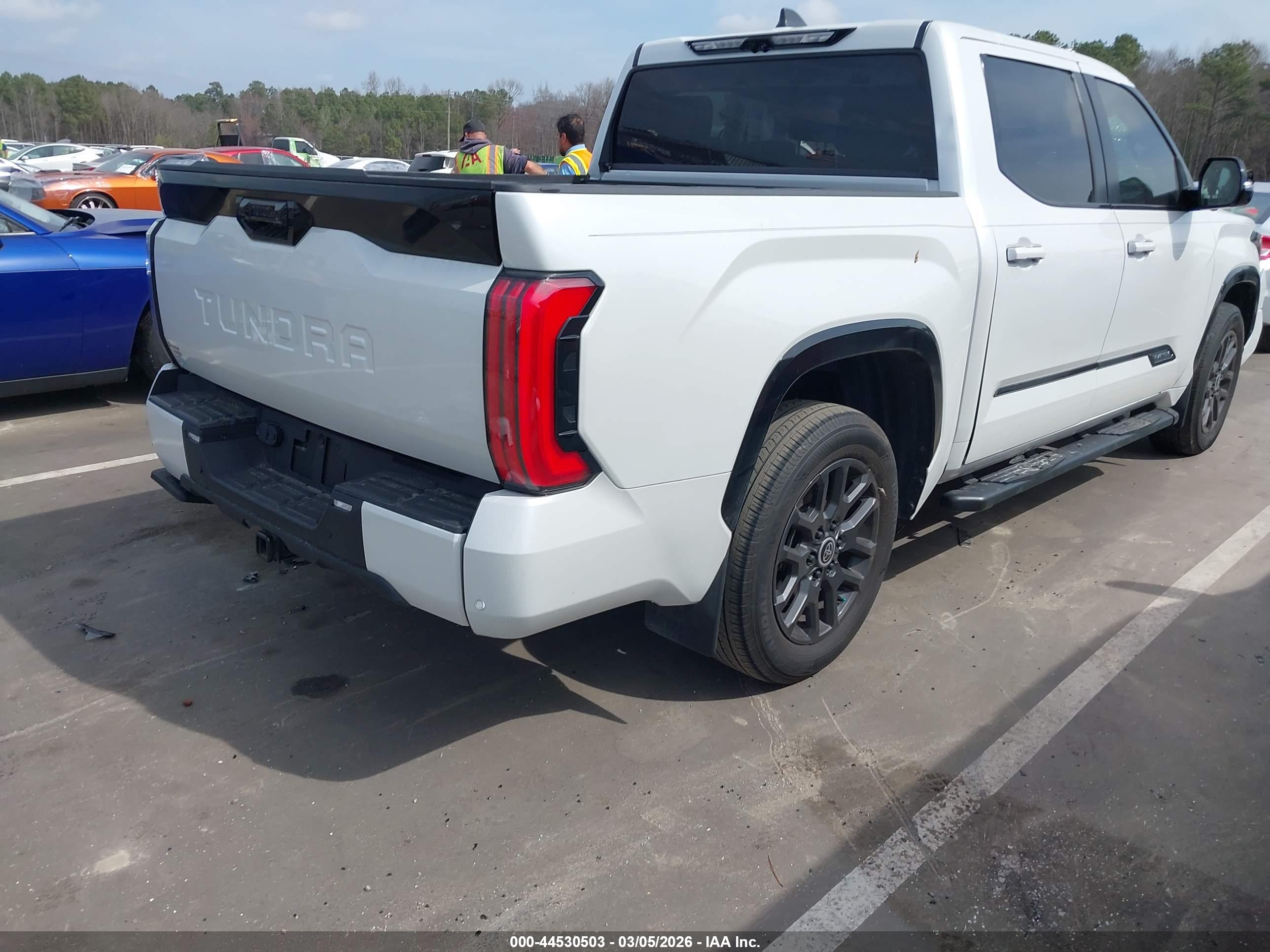 TOYOTA TUNDRA image 4