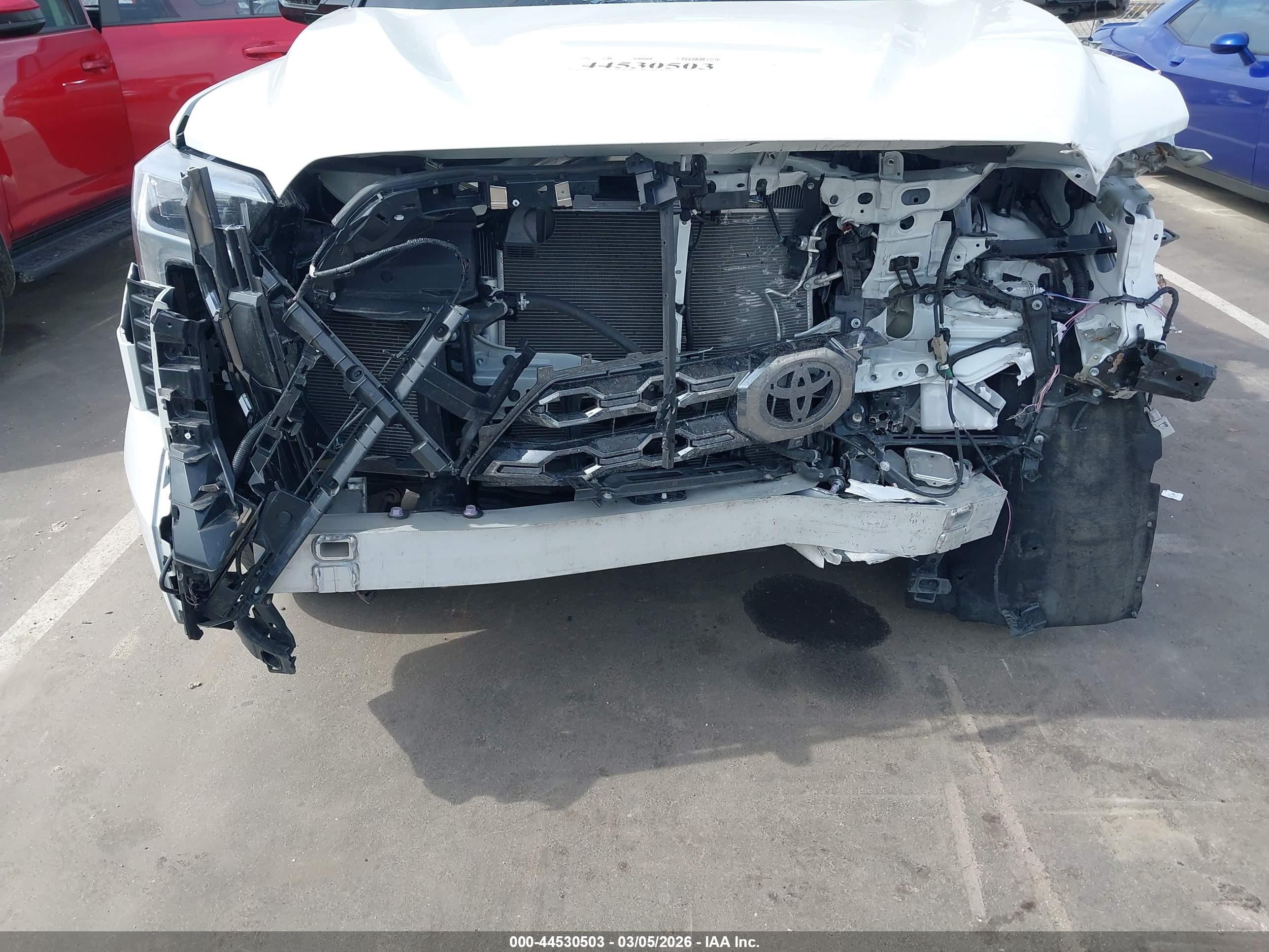 TOYOTA TUNDRA image 6