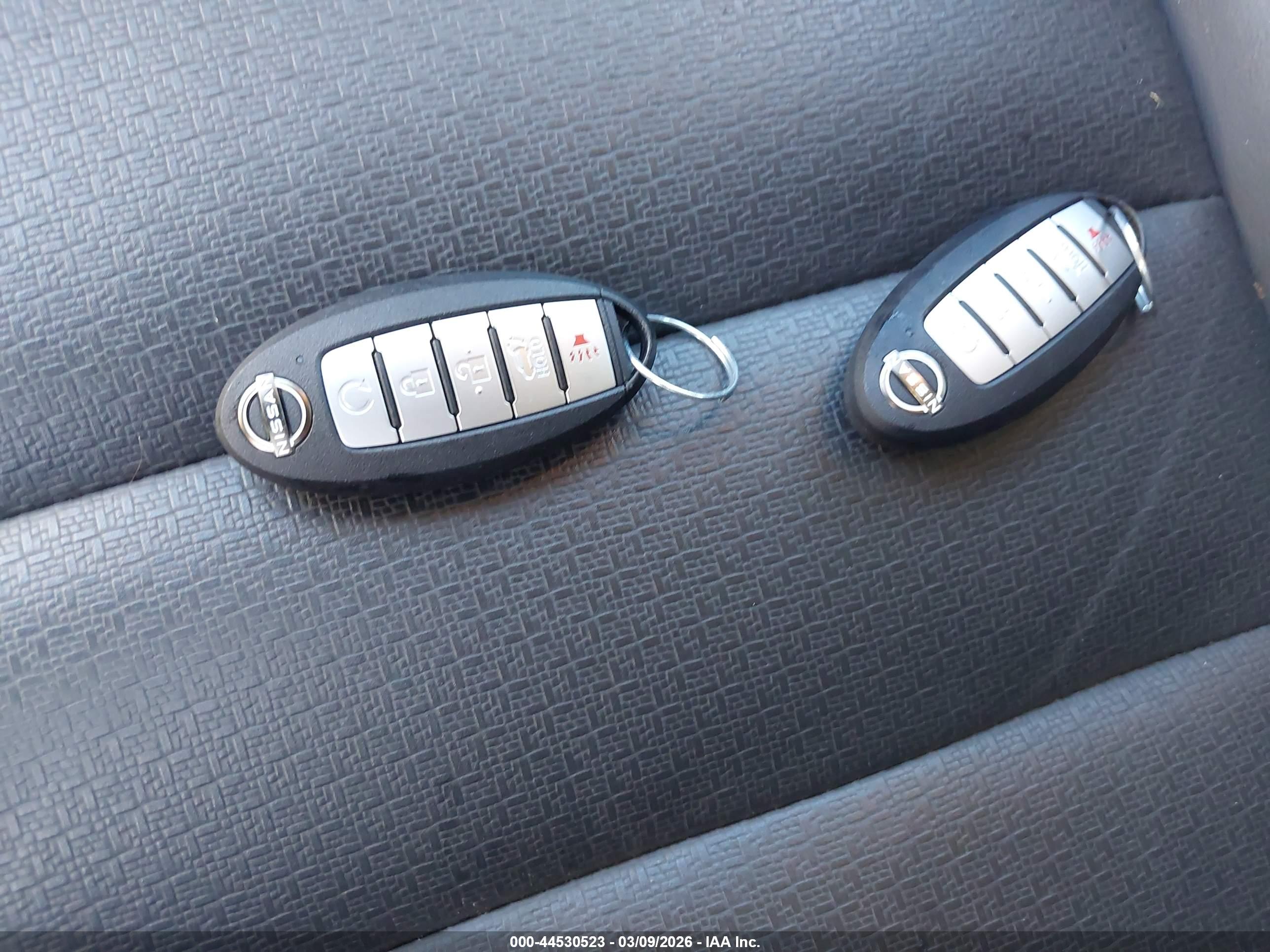 NISSAN ROGUE image 11
