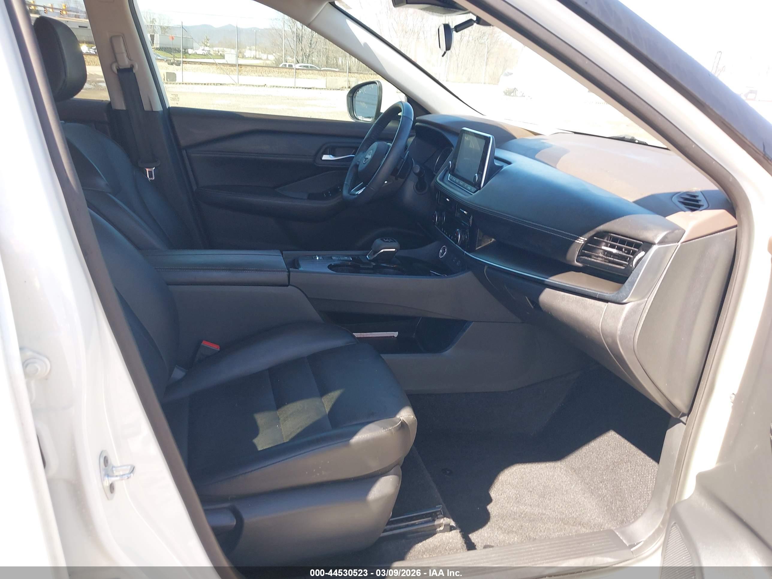 NISSAN ROGUE image 5