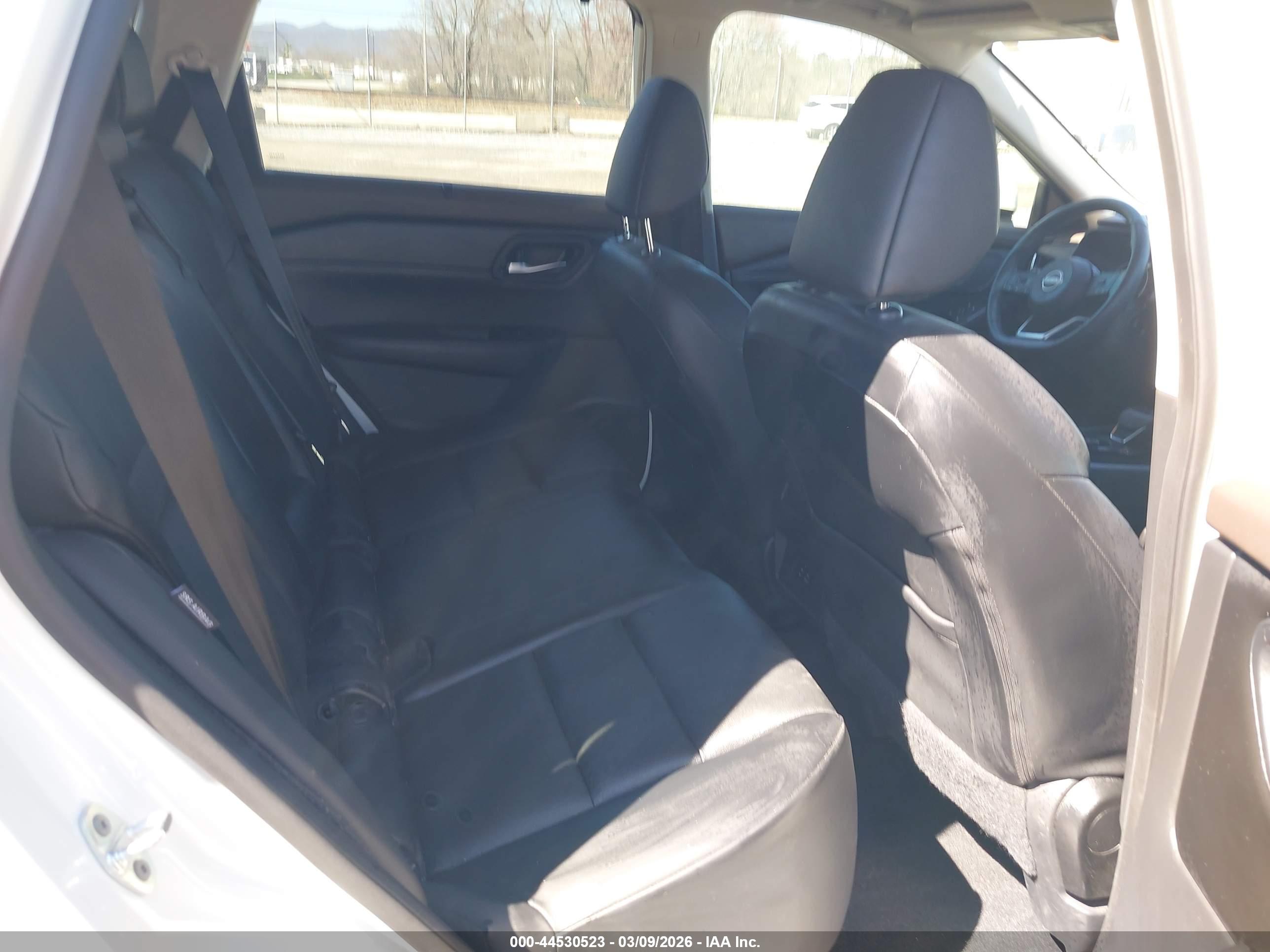 NISSAN ROGUE image 8