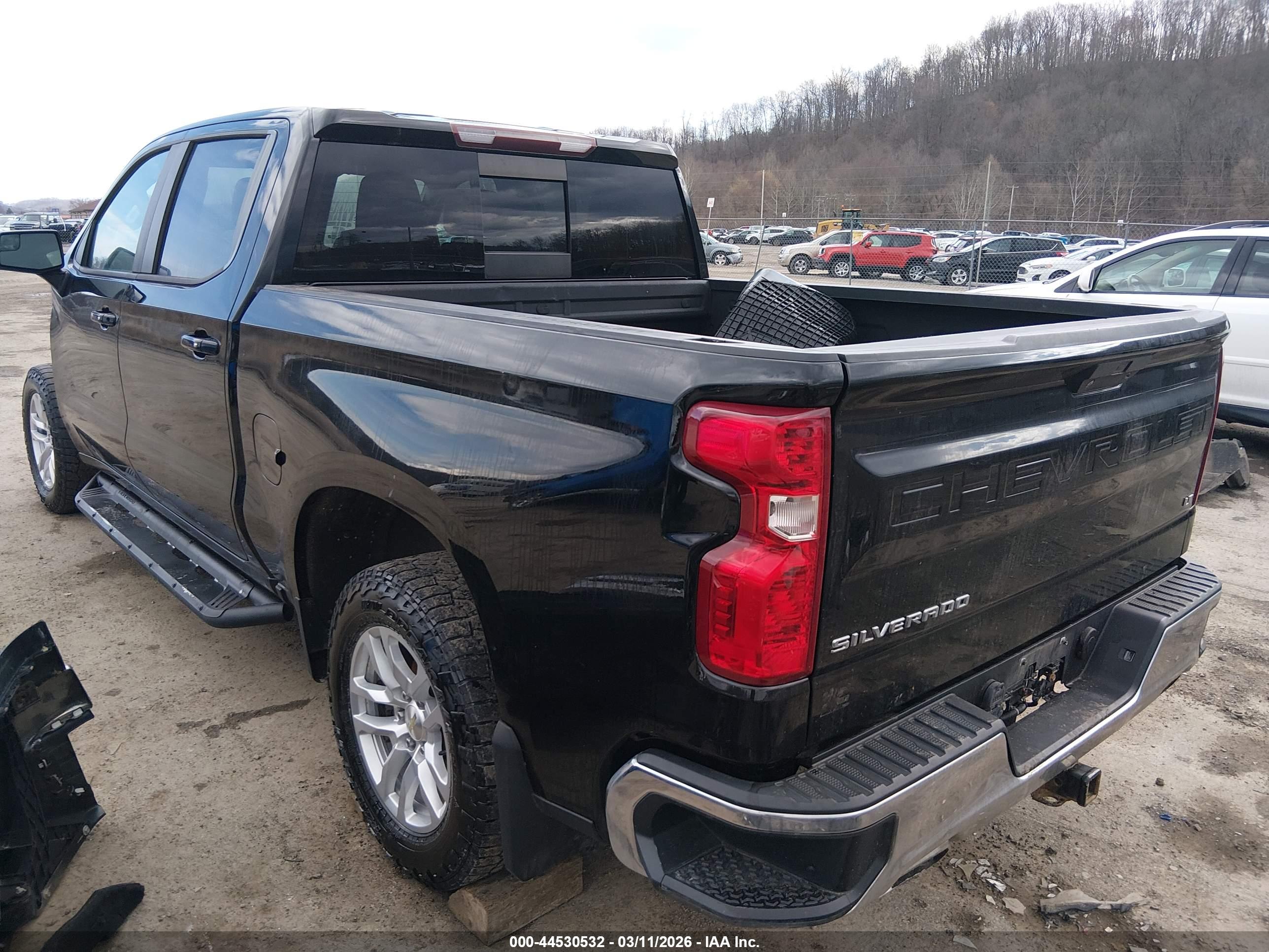 CHEVROLET SILVERADO image 3