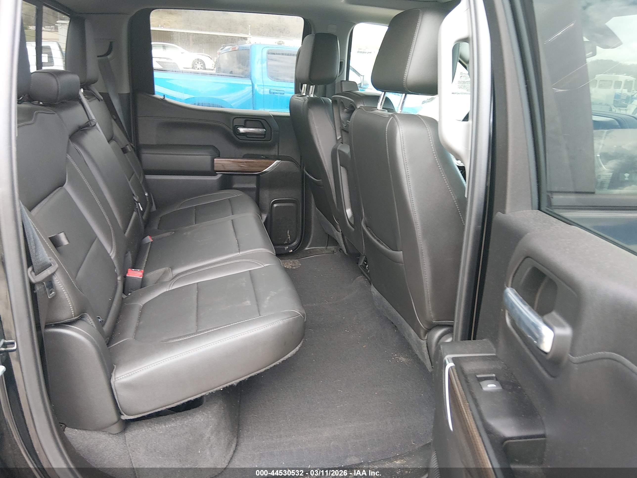 CHEVROLET SILVERADO image 8