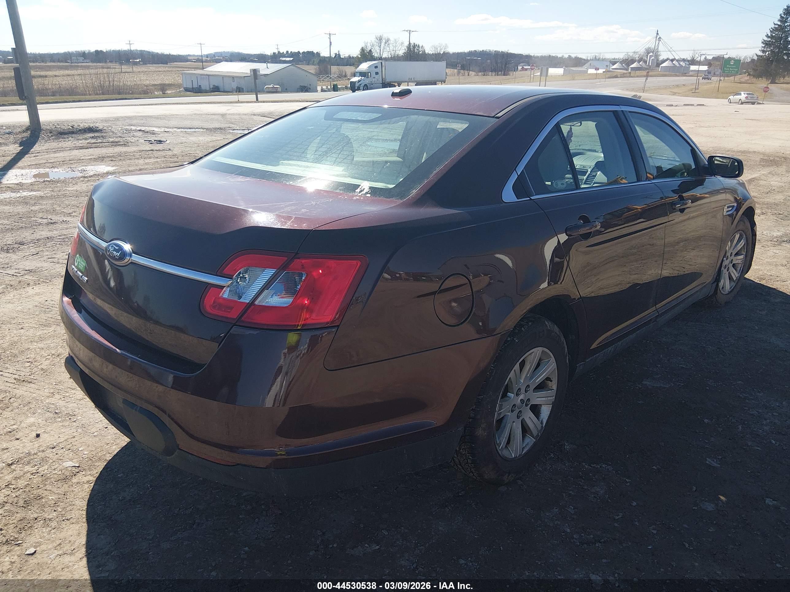 FORD TAURUS image 4