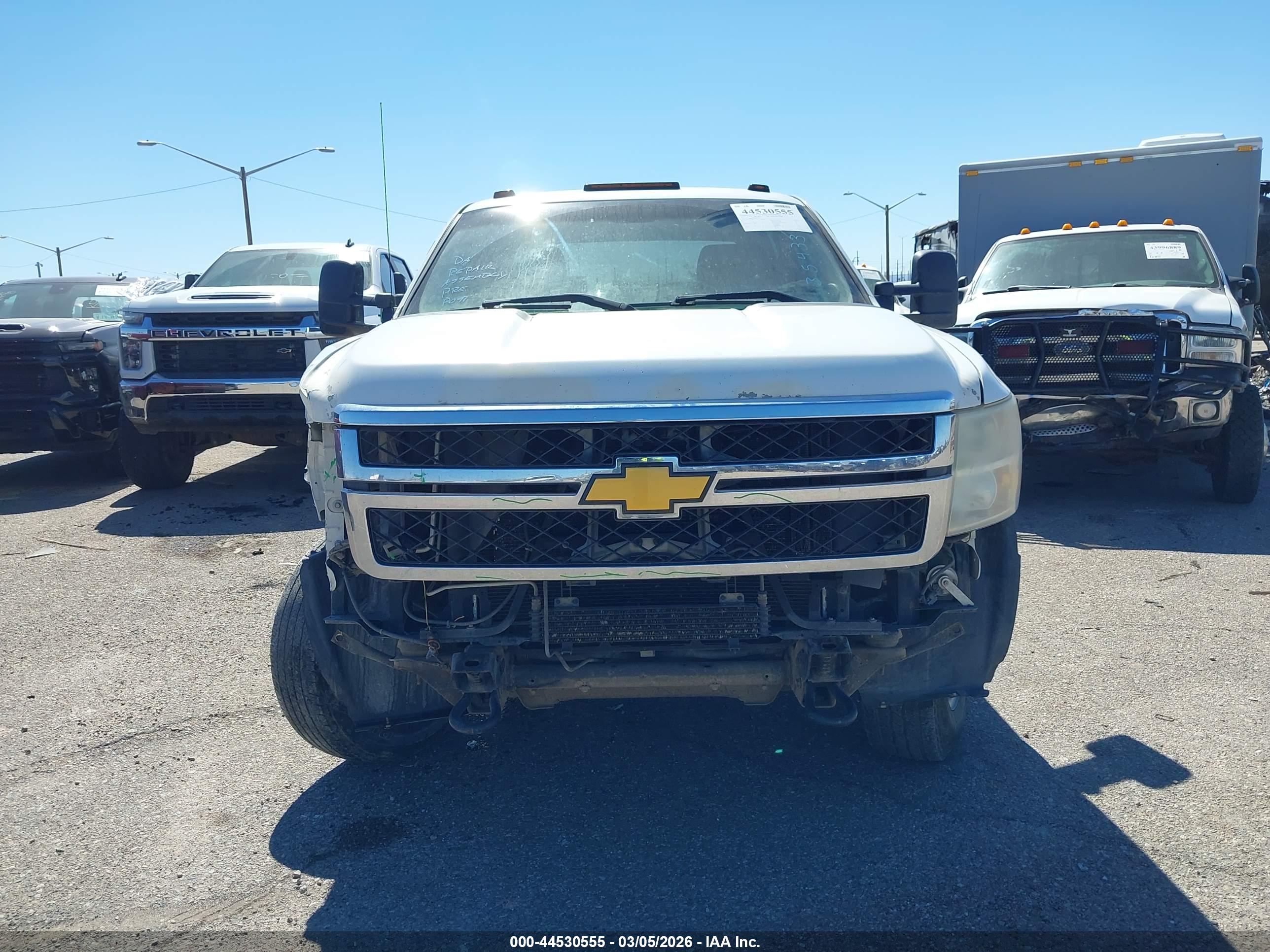 CHEVROLET SILVERADO image 6