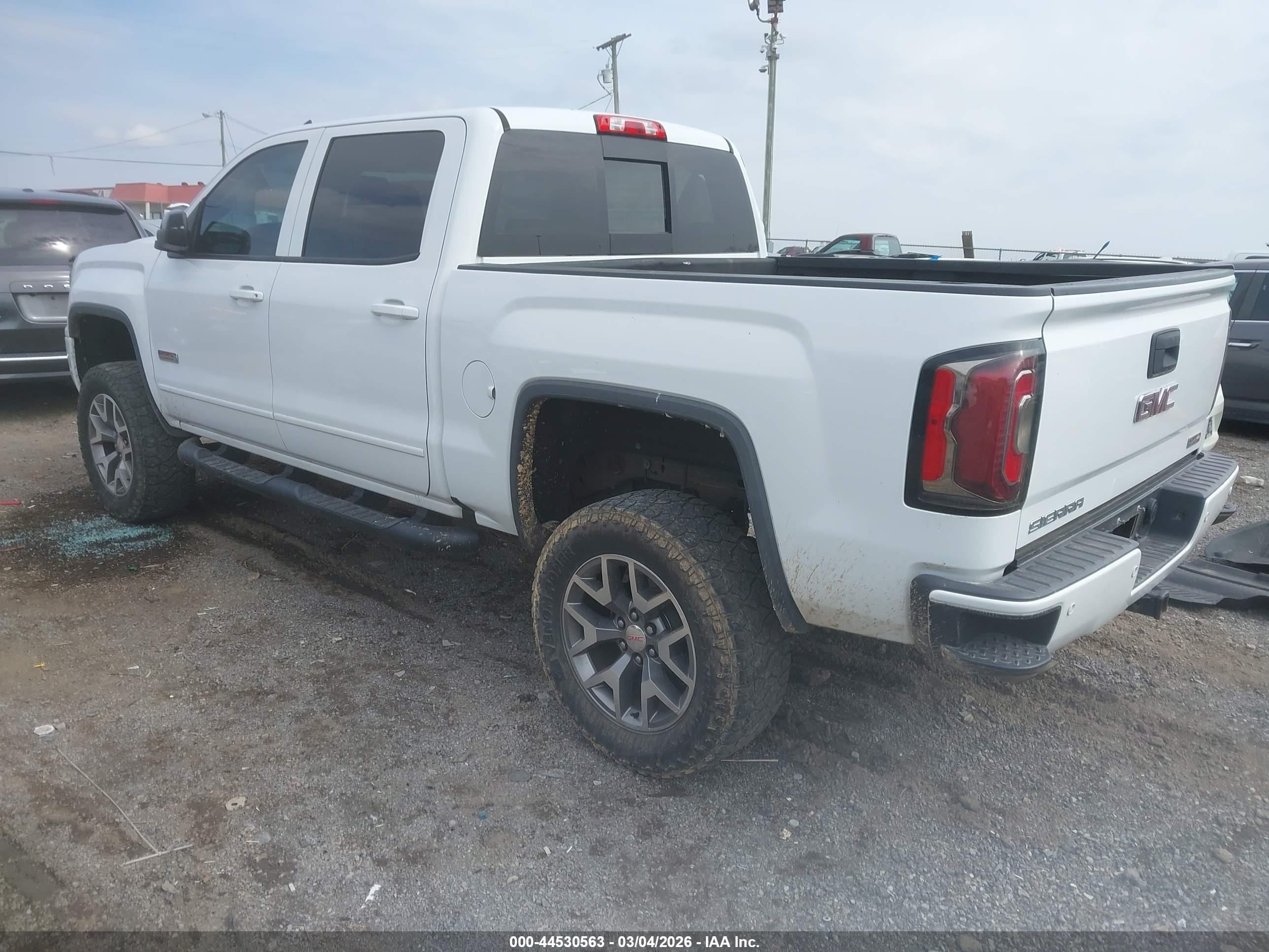 GMC SIERRA image 3