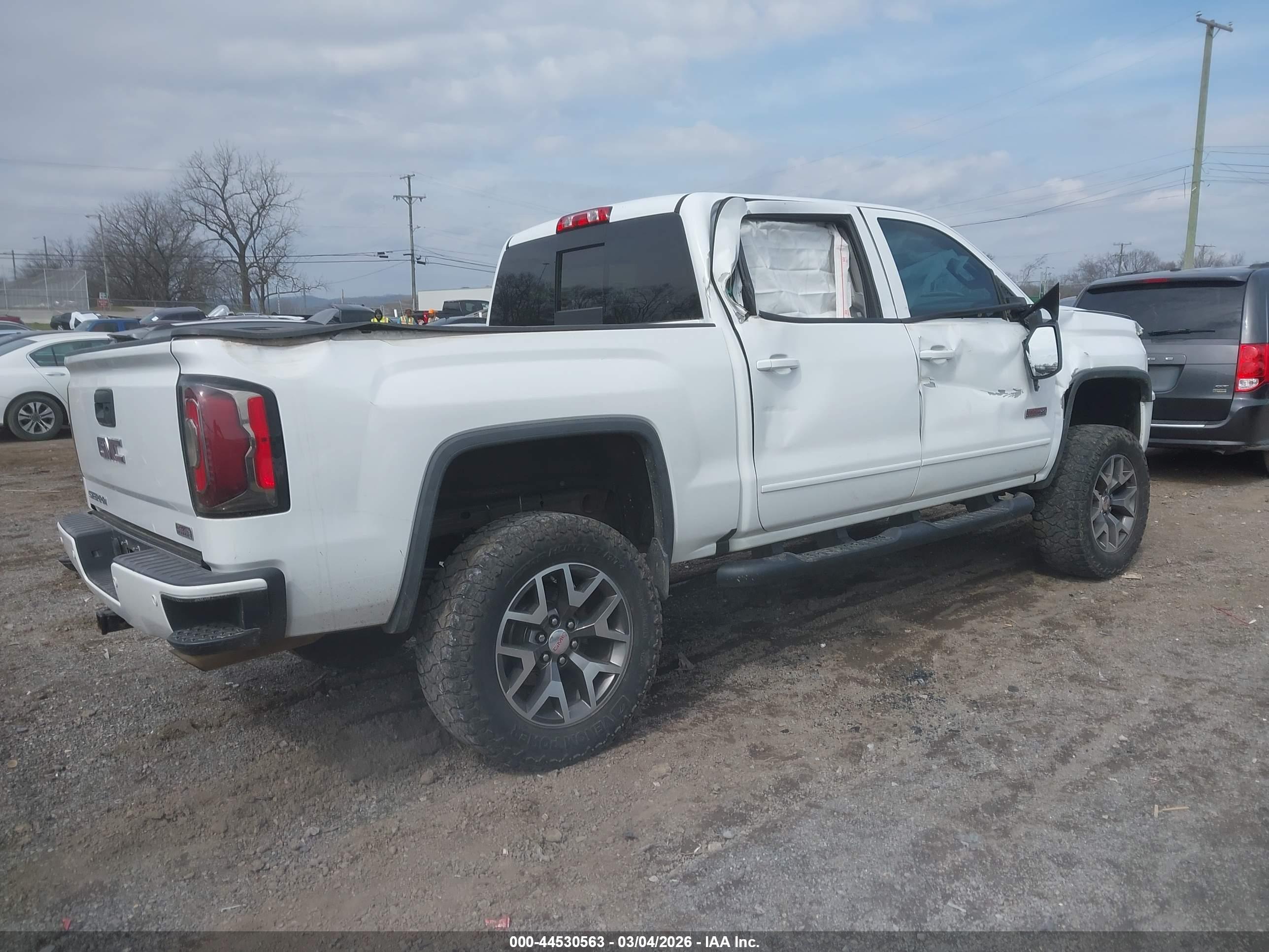 GMC SIERRA image 4
