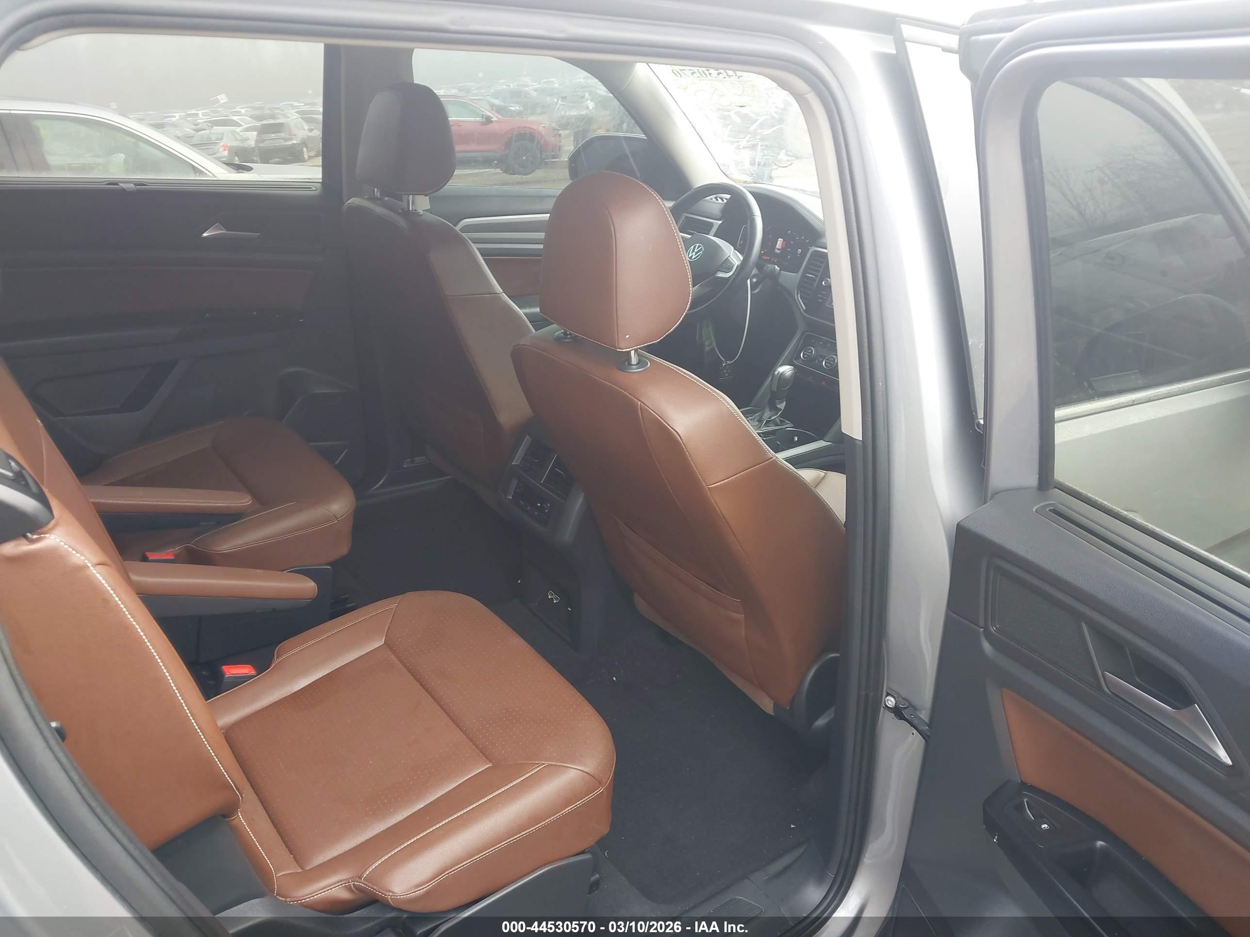 VOLKSWAGEN ATLAS image 8