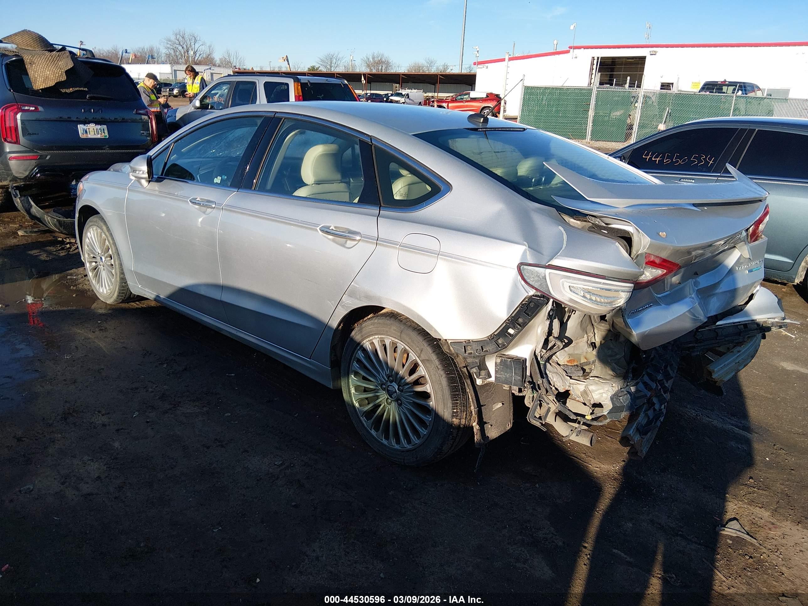 FORD FUSION image 3